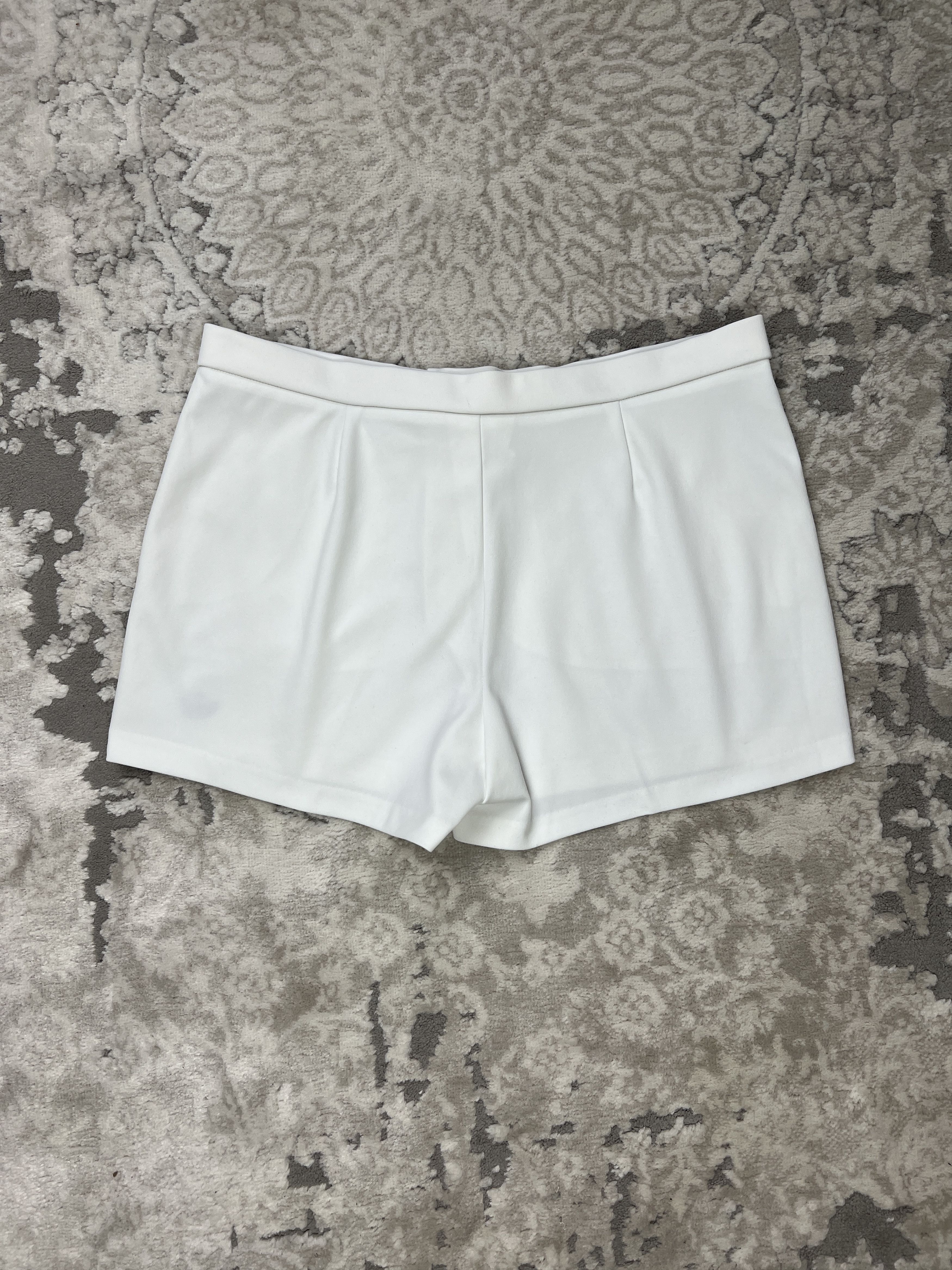 Adidas Vintage Adidas Trefoil White Tennis Sport Shorts Hong Kong Size US 38 / EU 54 - 10 Thumbnail