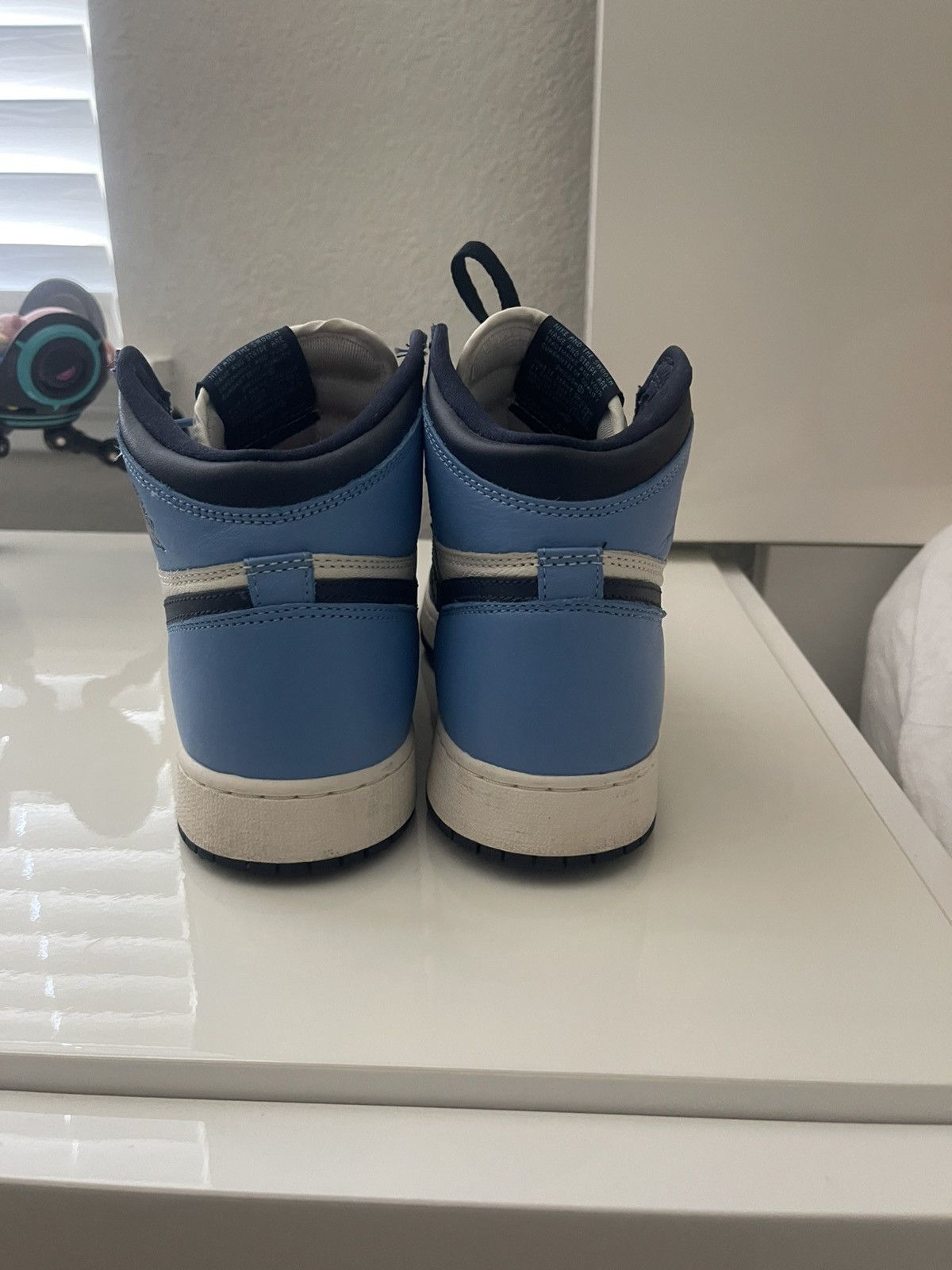 Nike Jordan 1 Retro High Obsidian Size US 7 / EU 40 - 2 Thumbnail