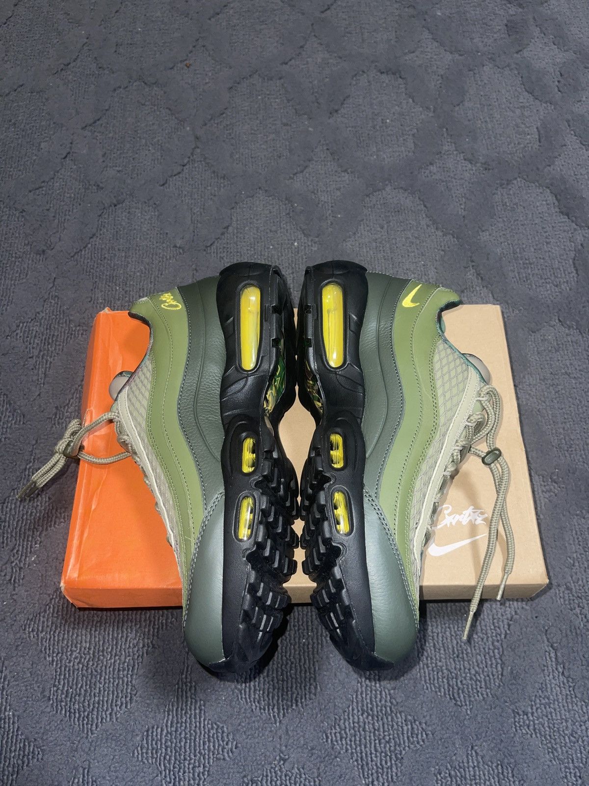 Nike Corteiz x Nike Air Max 95 SP Gutta Green RTW - Size 10 Size US 10 / EU 43 - 14 Thumbnail