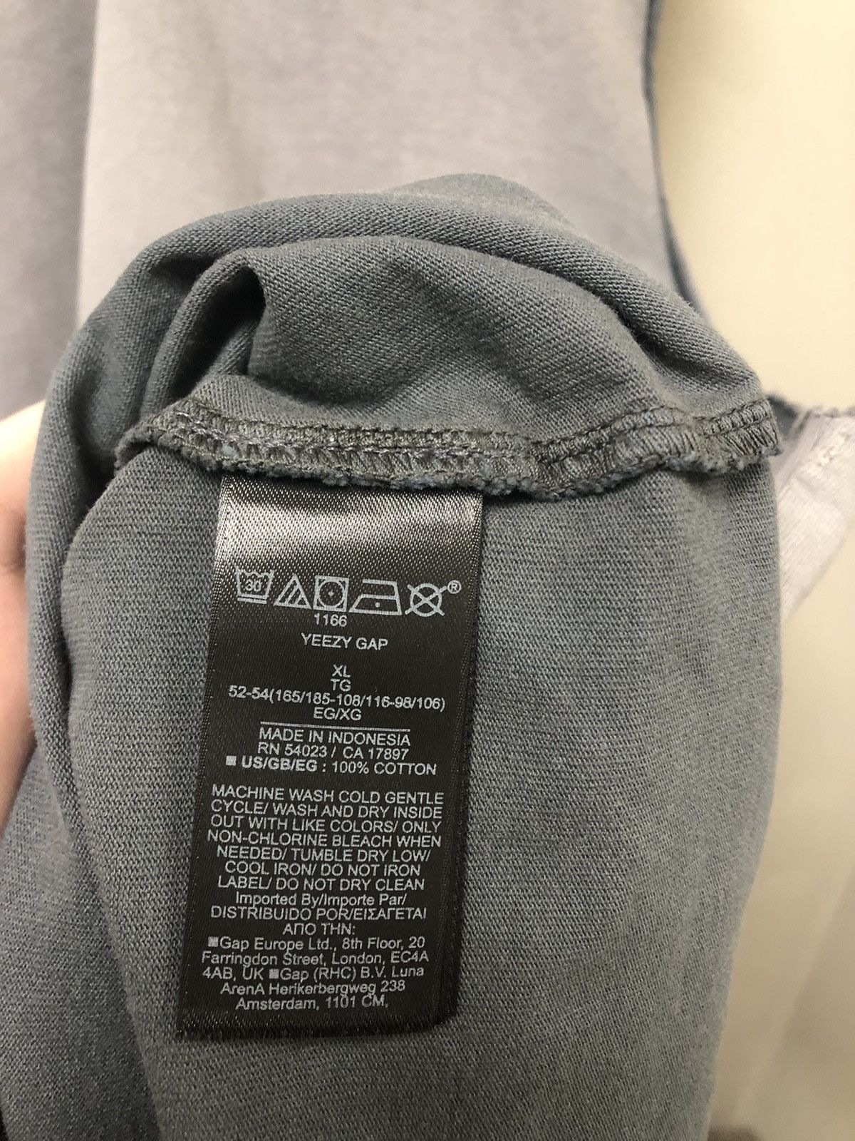 Balenciaga × Gap × Kanye West Sleeveless Tank YZY T Grey Cropped Size US XL / EU 56 / 4 - 4 Thumbnail