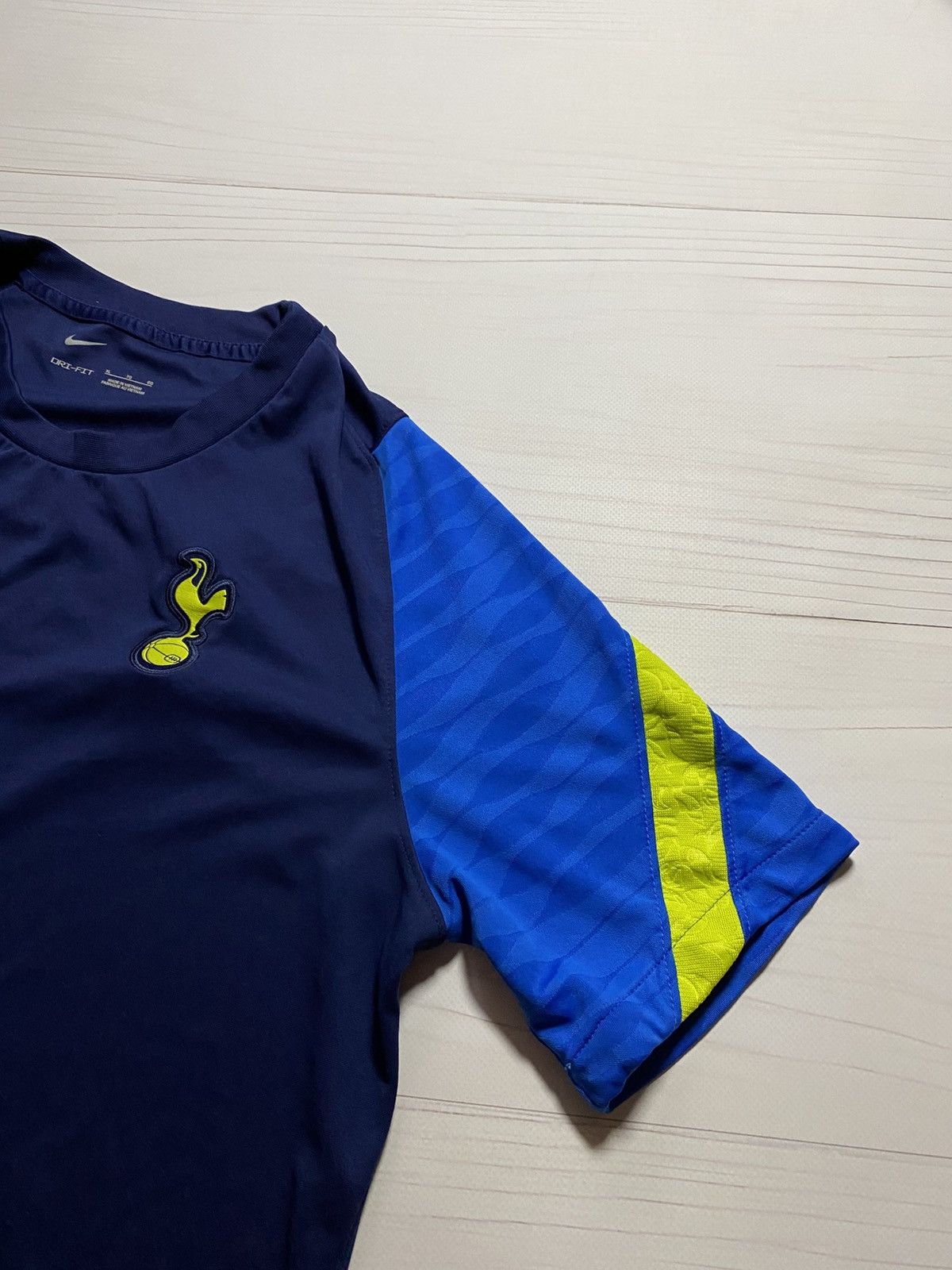 Nike Nike Tottenham Hotspur 2021/22 training soccer jersey Size US XL / EU 56 / 4 - 7 Thumbnail