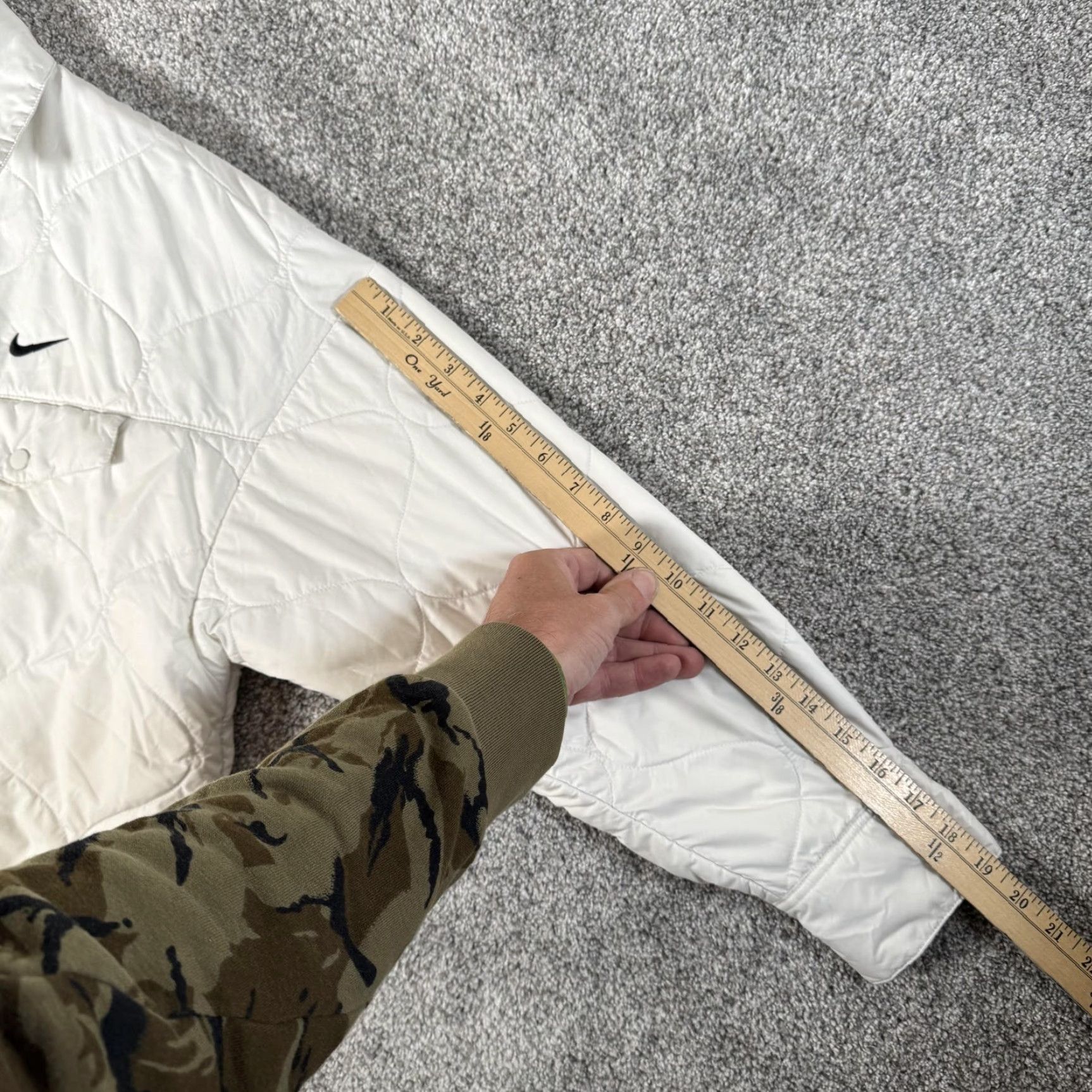Nike Nike Quilted Shirt Jacket Mens Small White Snap Front Puffer Pockets FB8732-133 Size US S / EU 44-46 / 1 - 4 Thumbnail