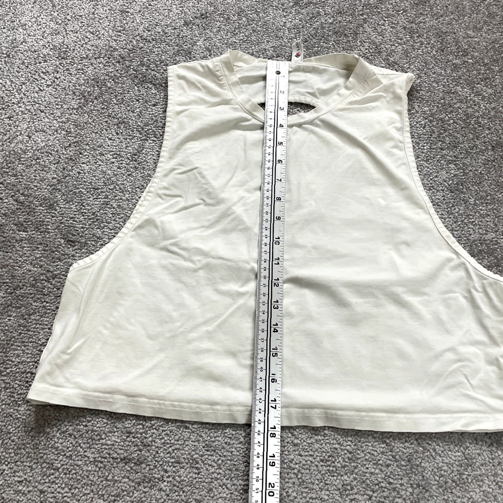Vintage VINTAGE Laslulu Tank Top Womens Large White Sleeveless Cropped Casual Summer Muscular Basic Comfort Size L / US 10 / IT 46 - 2 Thumbnail