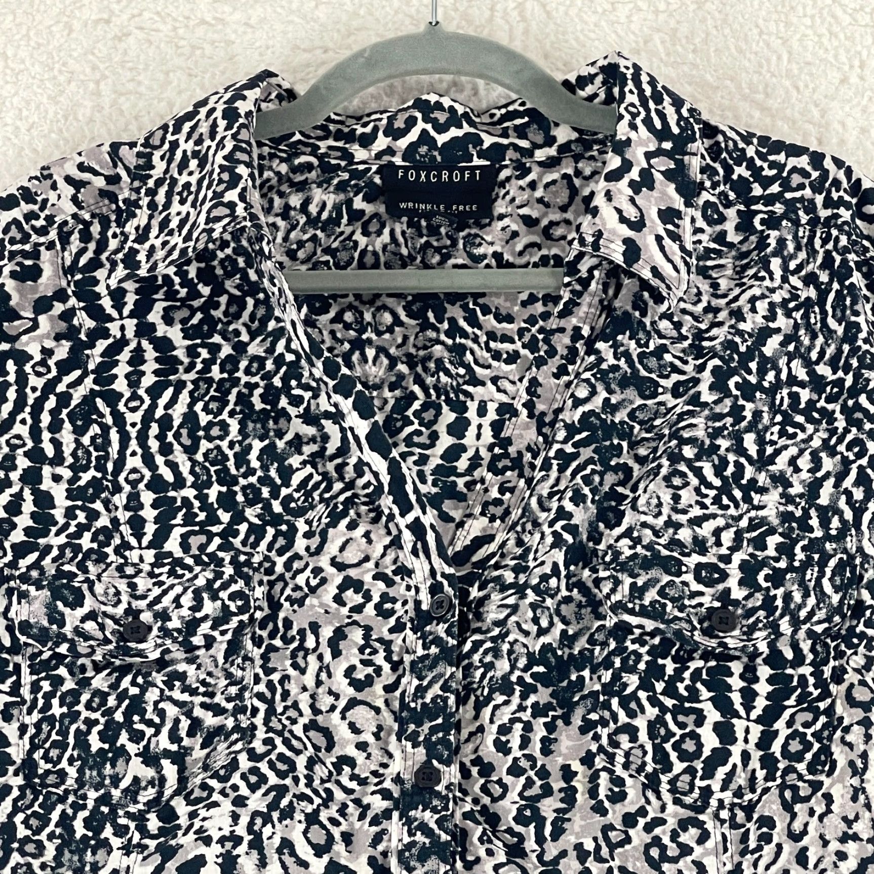 Vintage Foxcroft Button-Up Shirt Womens 26W Black Animal Print Fitted 3/4 Sleeve Shirt Womens Plus Size Black Animal Print Foxcroft Button-Up 26W Size 4XL / US 24-26 - 3 Thumbnail