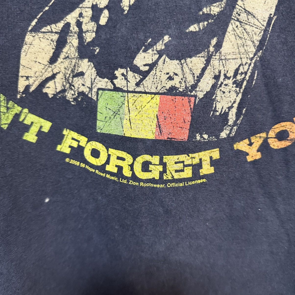 Band Tees ©2008 OFFICIAL BOB MARLEY TSHIRT Size US M / EU 48-50 / 2 - 4 Thumbnail