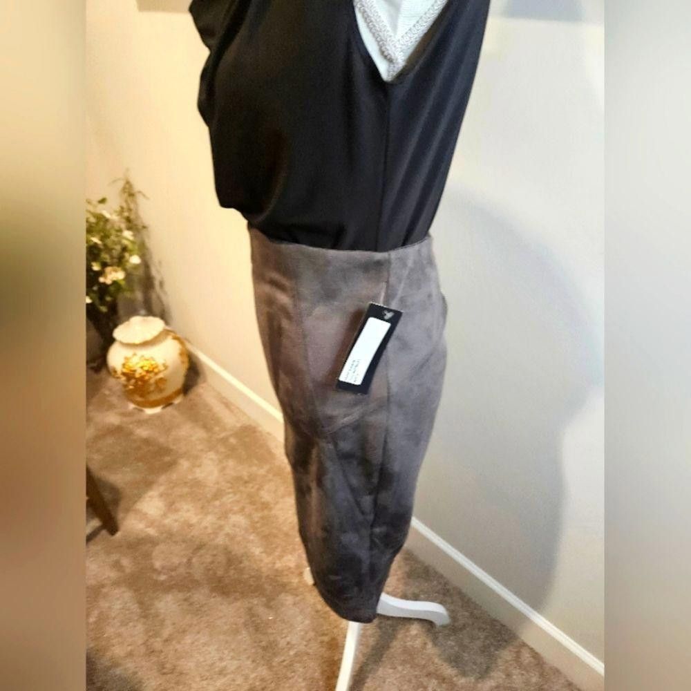 Designer NWT 2Sable boutique gray suede stretch skirt Size 36" / US 14 / IT 50 - 3 Thumbnail