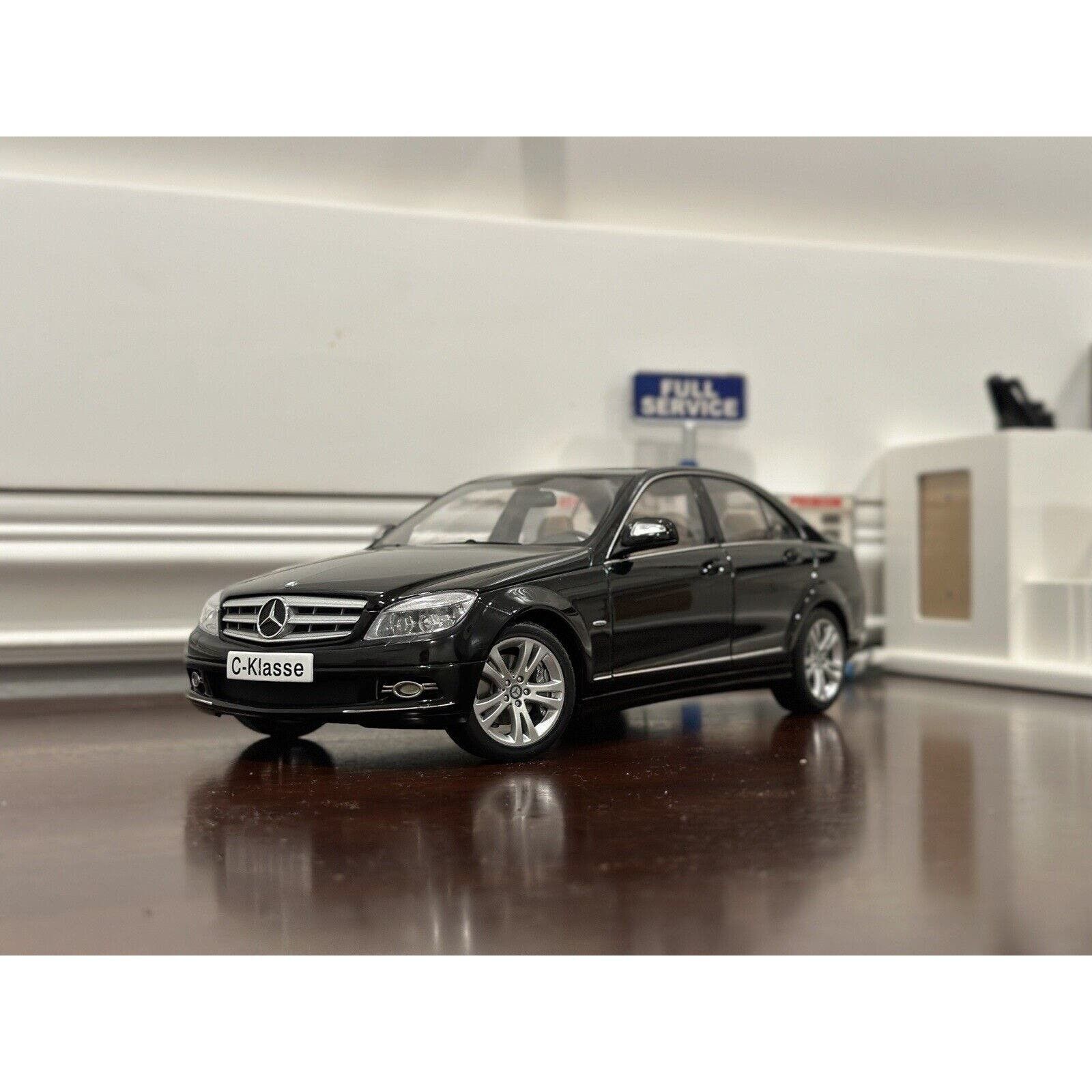 image of Mercedes Benz Autoart Mercedes-Benz C-Class 1/18 in Black, Men's
