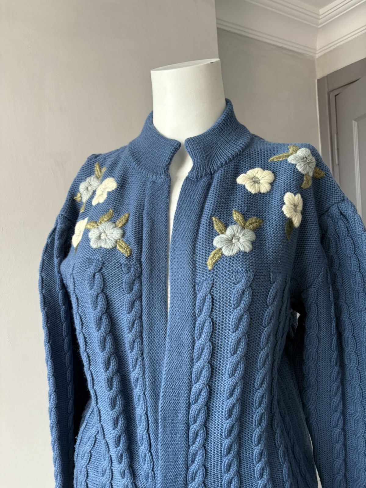 Vintage Vintage wool cardigan Size L / US 10 / IT 46 - 1 Thumbnail