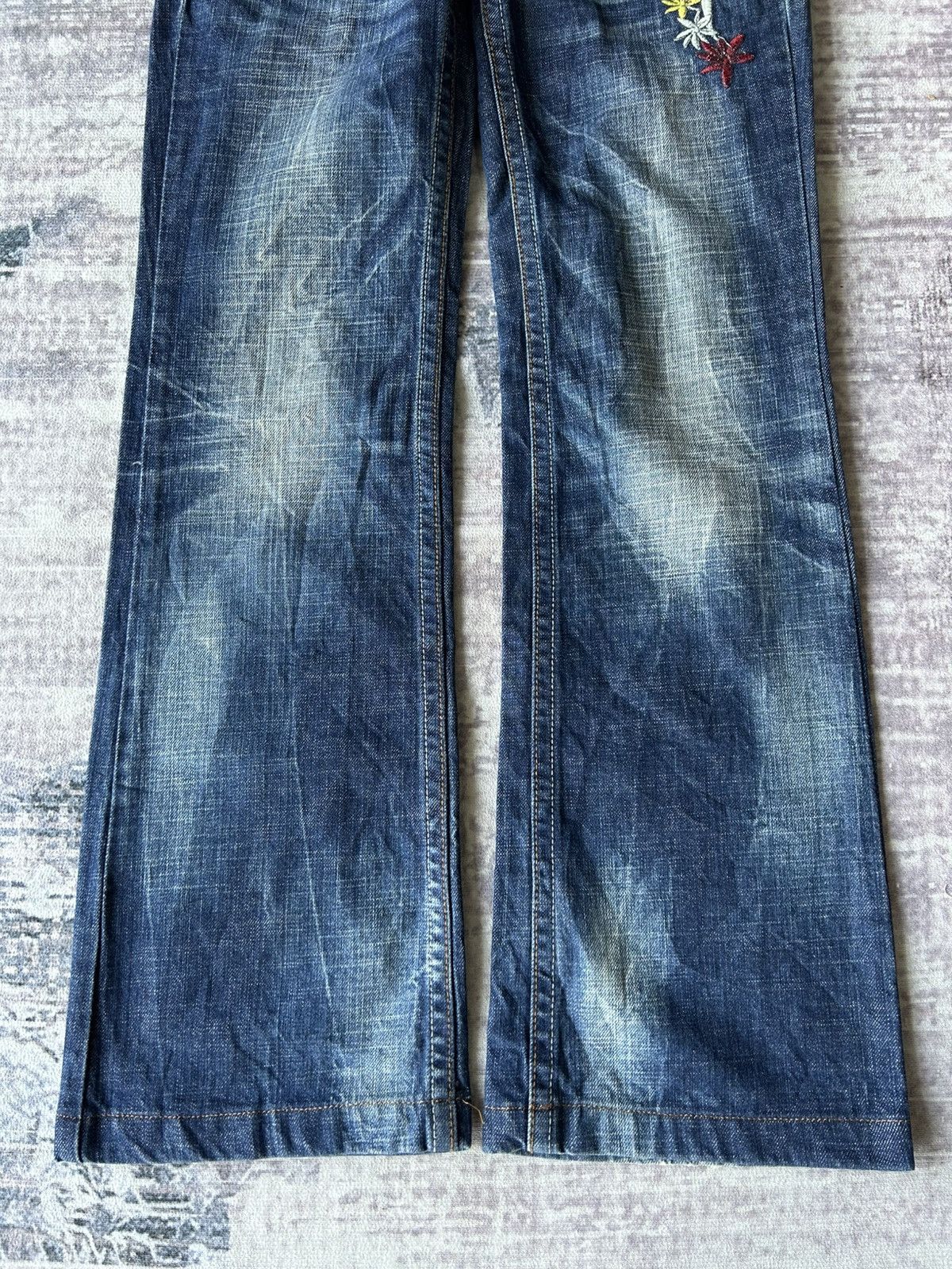 Ed Hardy Red Pepper Flower Bootcut Jeans Size 30" / US 8 / IT 44 - 10 Thumbnail