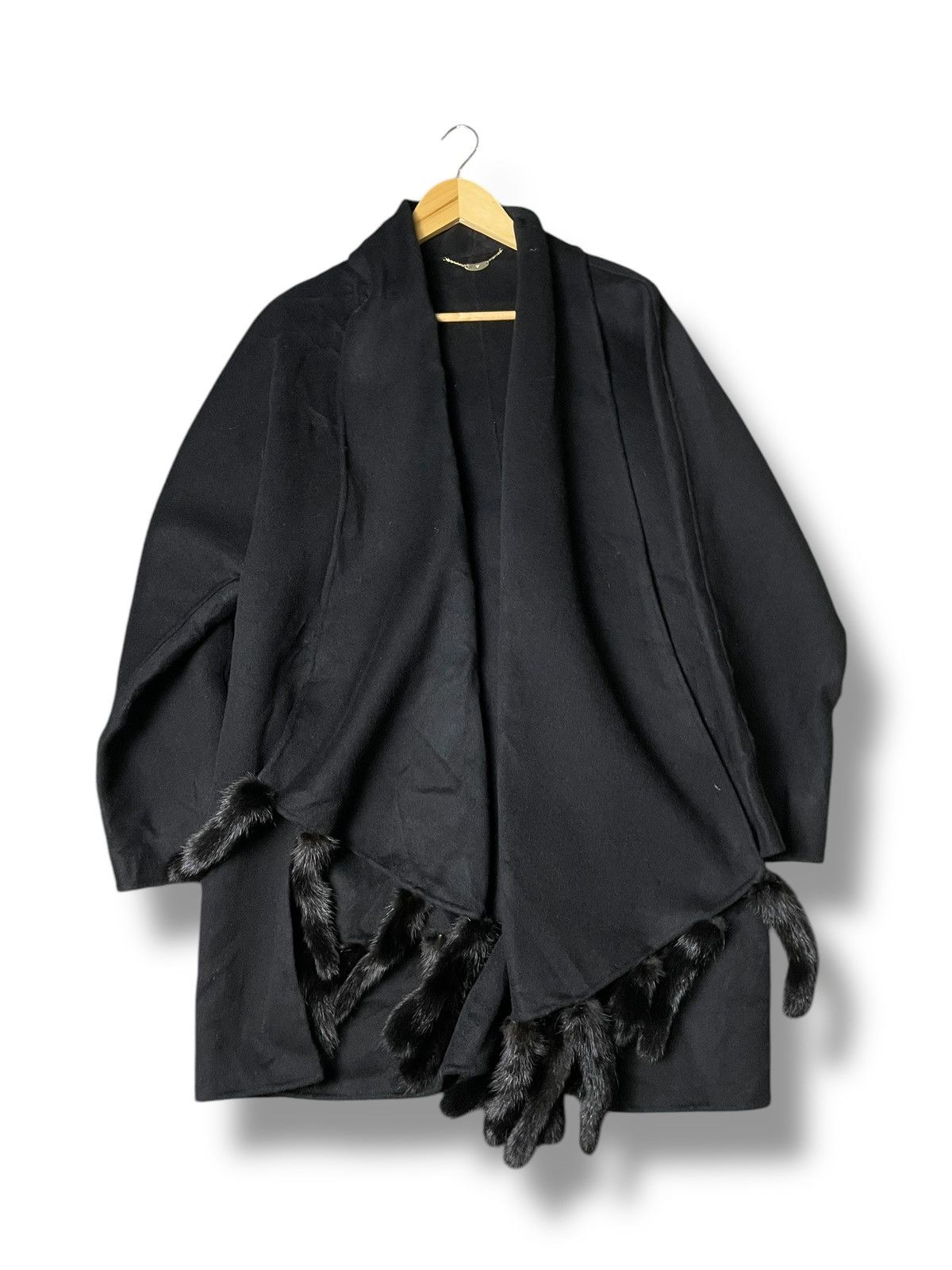The Unbranded Brand × Vintage Unbranded Brand Long Heavy Coat With Fur Tails (86) Size US M / EU 48-50 / 2 - 1 Thumbnail