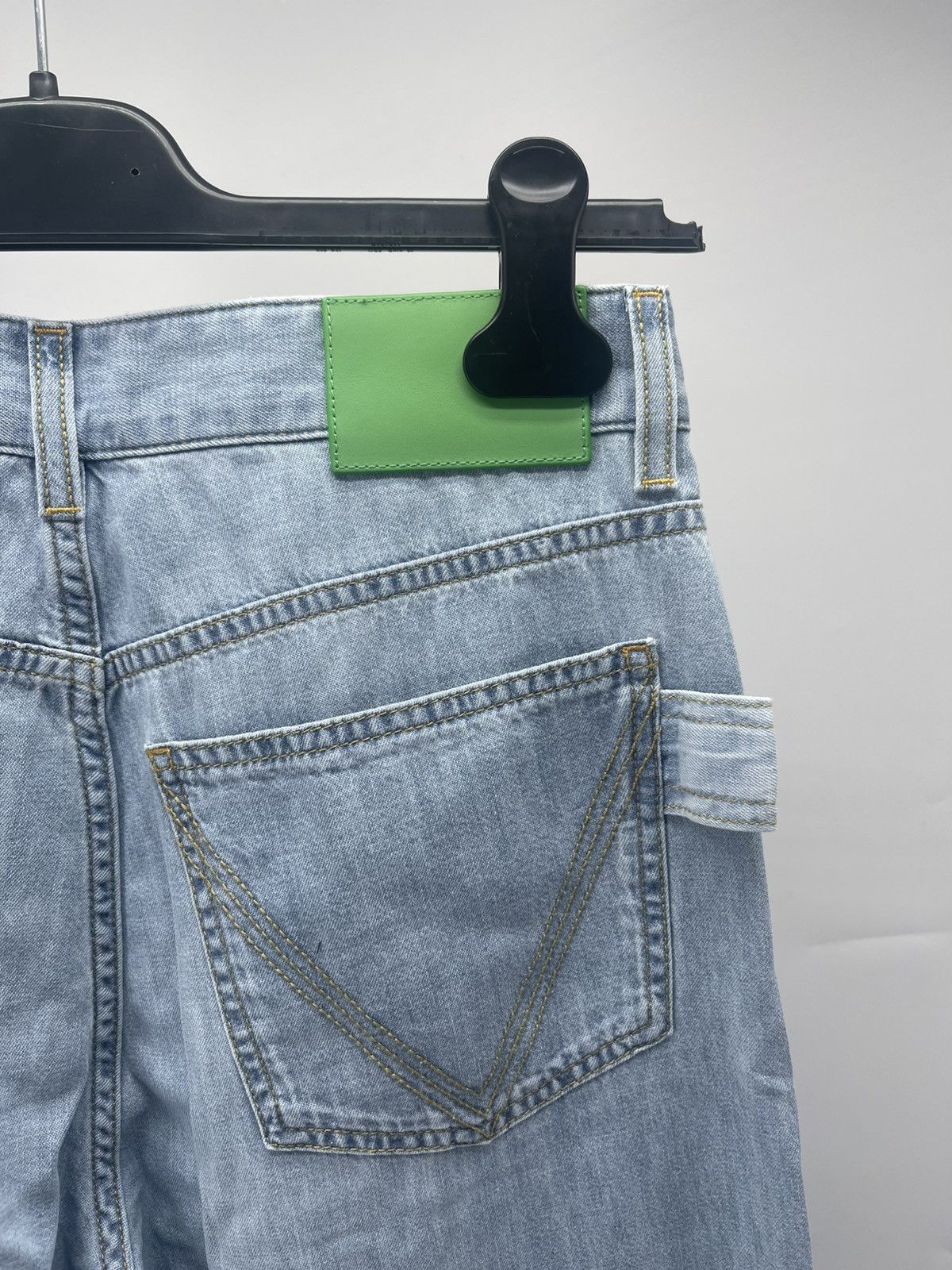 Bottega Veneta Bottega Veneta light bleached denim jeans size 38 Size 26" / US 2 / IT 38 - 6 Thumbnail