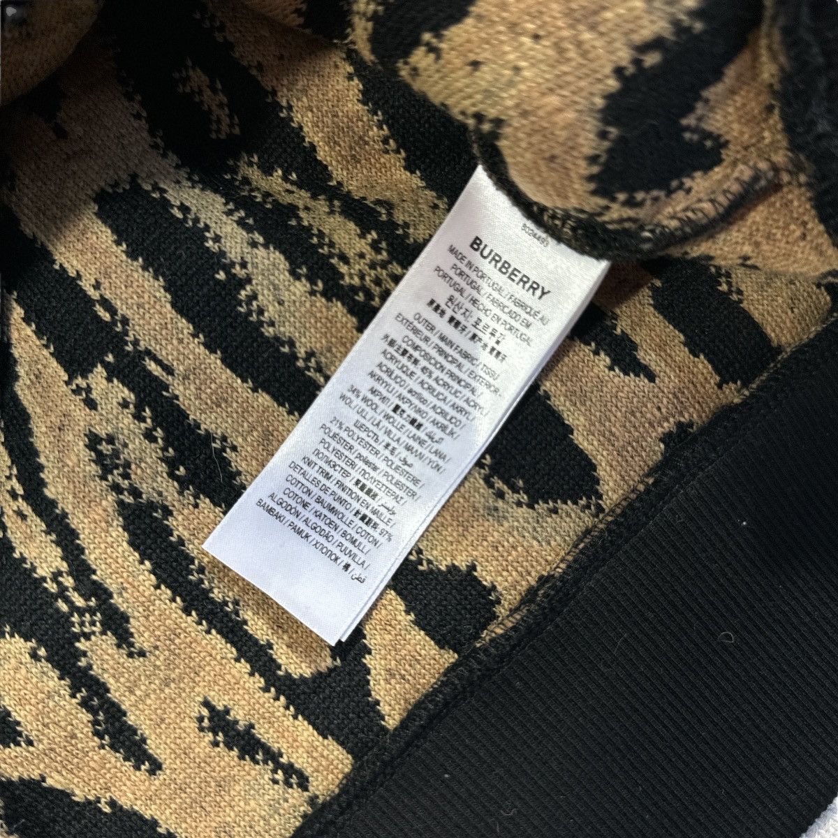 Burberry NWT Burberry Leopard Print Fleece Sweater Size US M / EU 48-50 / 2 - 6 Thumbnail