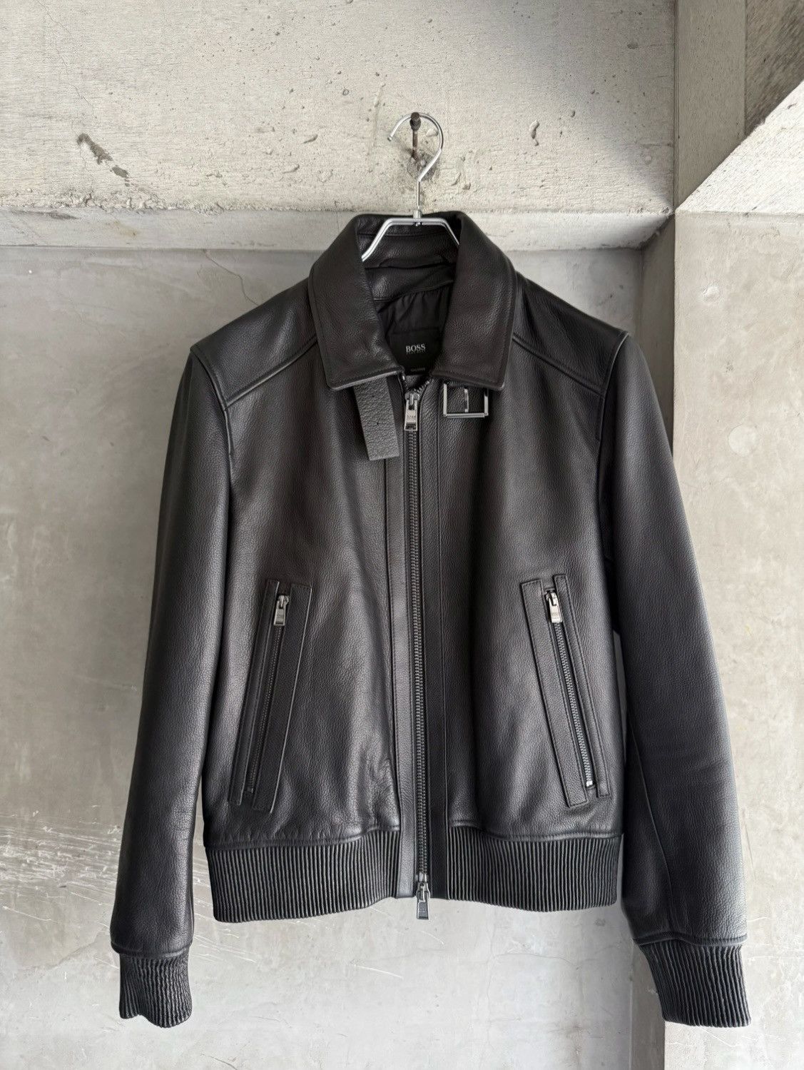 Hugo Boss HUGO BOSS Black Cow Leather Shearling Collar Jacket Size US S / EU 44-46 / 1 - 3 Thumbnail