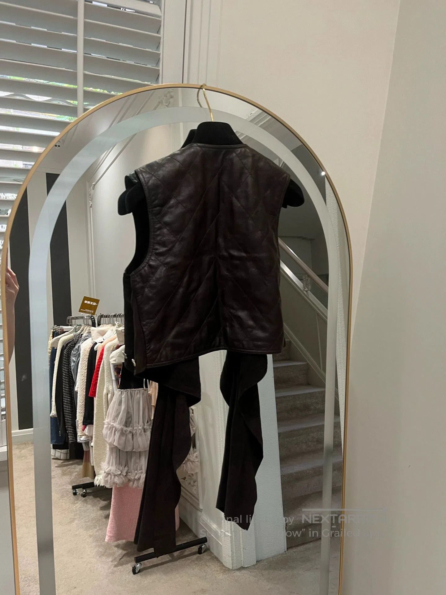 Chanel Chanel Suede Shearling Vest FR38. Size US M / EU 48-50 / 2 - 2 Thumbnail