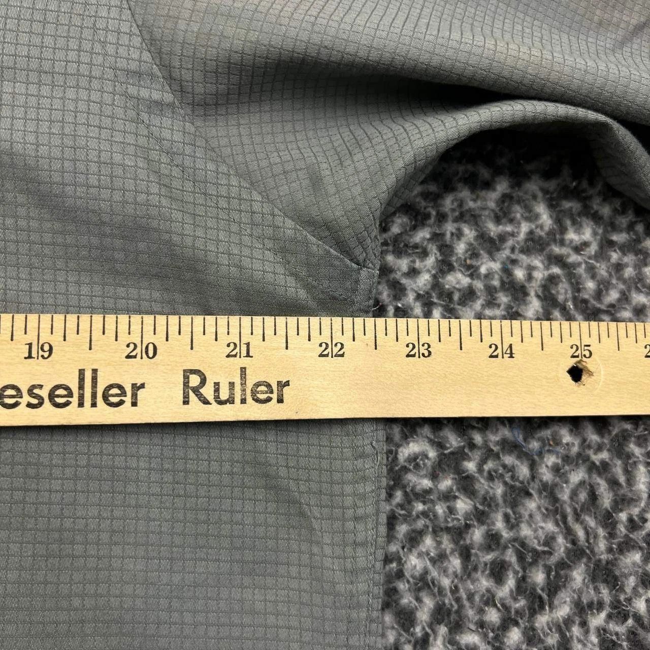 The Unbranded Brand Van Heusen Button Down Men Grey Check Front Chest Pocket M Size US M / EU 48-50 / 2 - 8 Thumbnail