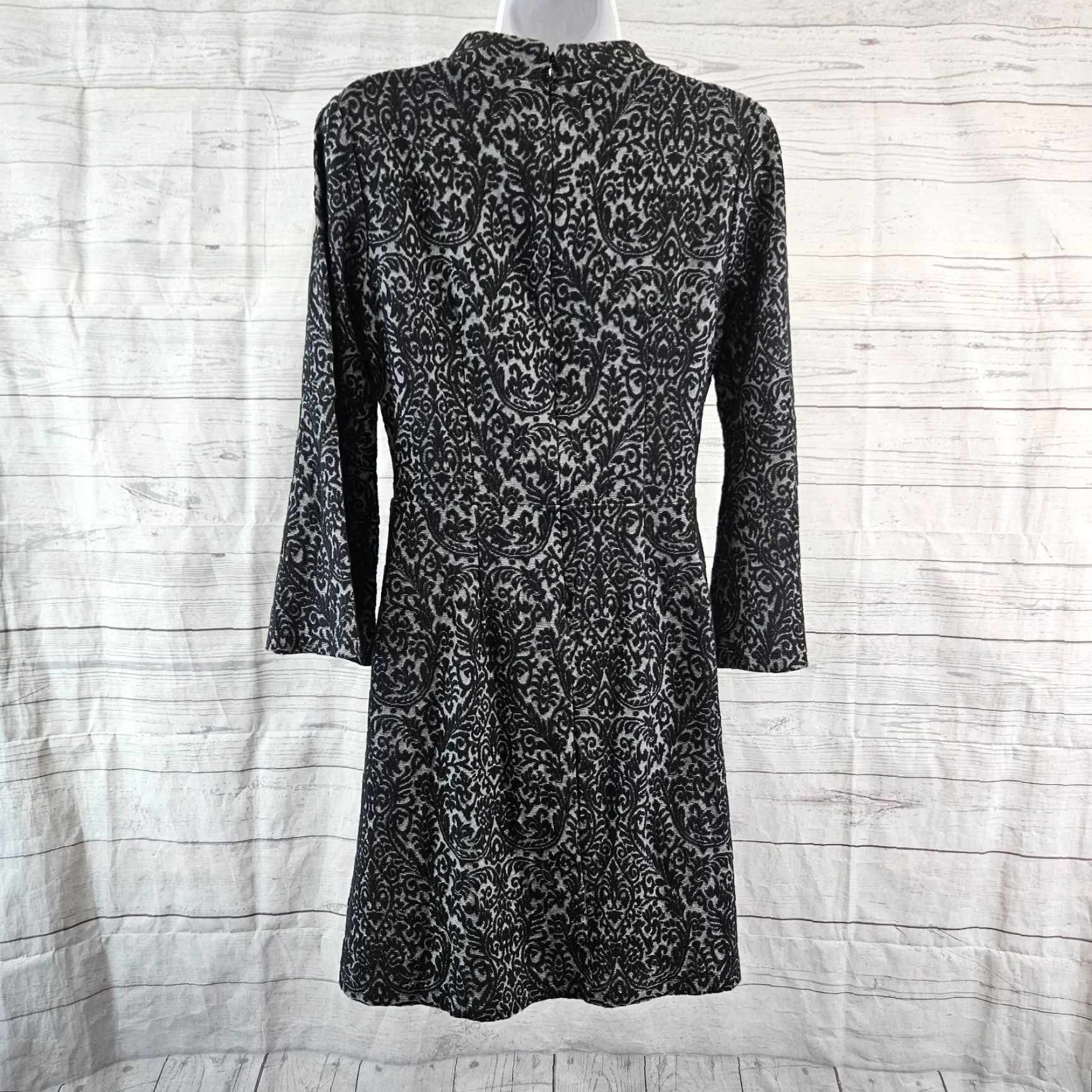 Loft LOFT Ann Taylor Womens Dress 4 Black Brocade Bell Sleeve Short Sleeve Fit & Flare Adult Womens 90s? Size S / US 4 / IT 40 - 4 Thumbnail