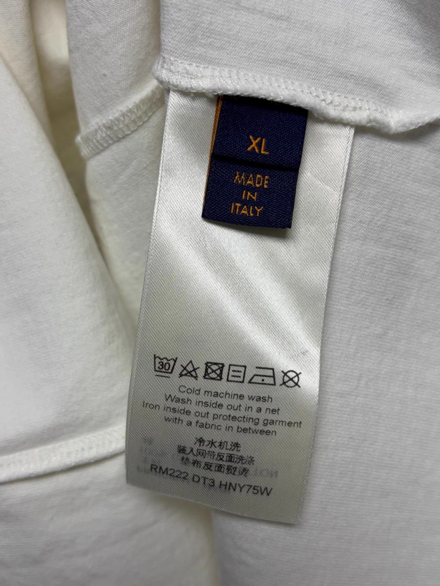 Louis Vuitton LV Signature short sleeve T-shirt XL like new Size US XL / EU 56 / 4 - 4 Thumbnail