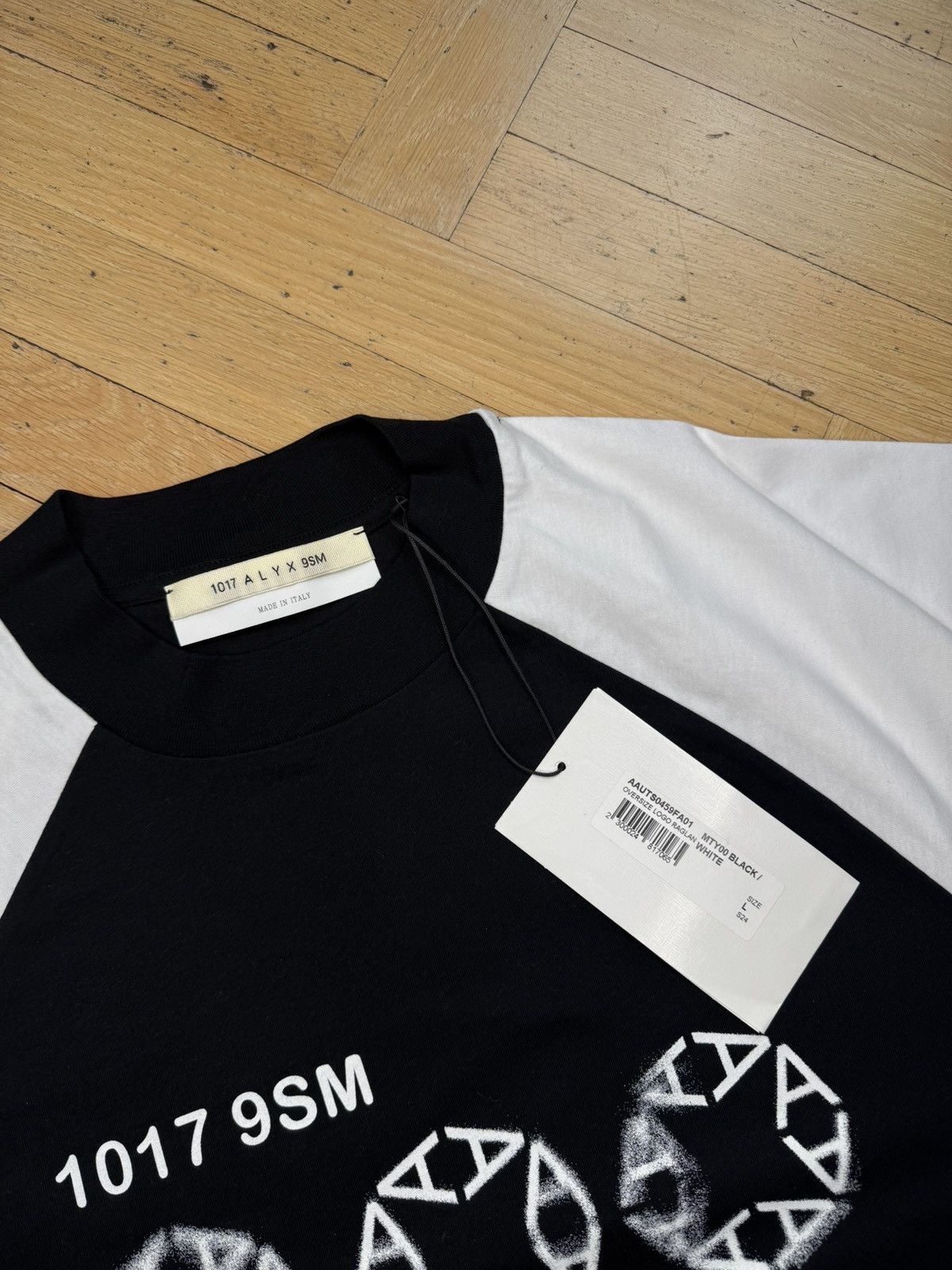 1017 ALYX 9SM 1017 ALYX 9SM OVERSIZED LOGO RAGLAN TEE SS24 Size US L / EU 52-54 / 3 - 4 Thumbnail