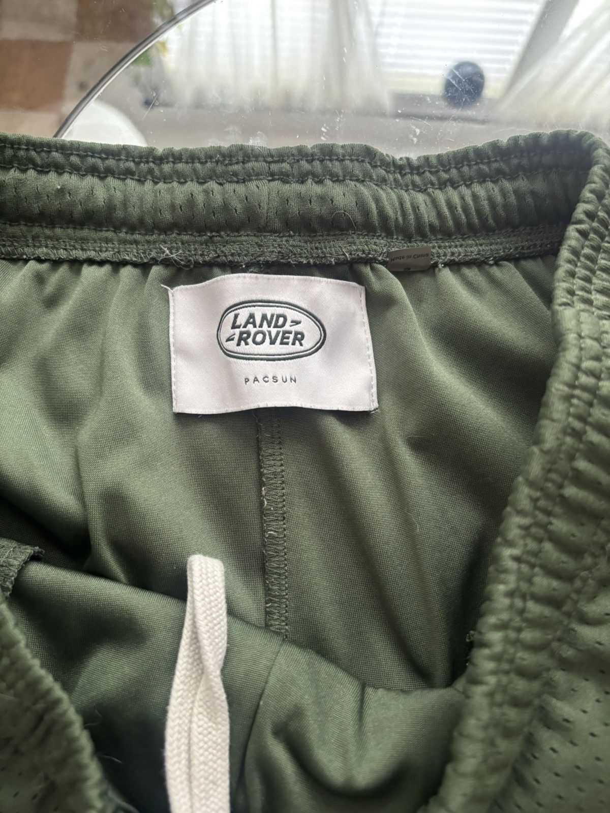 Pacsun Land Rover shorts Size US 32 / EU 48 - 4 Thumbnail