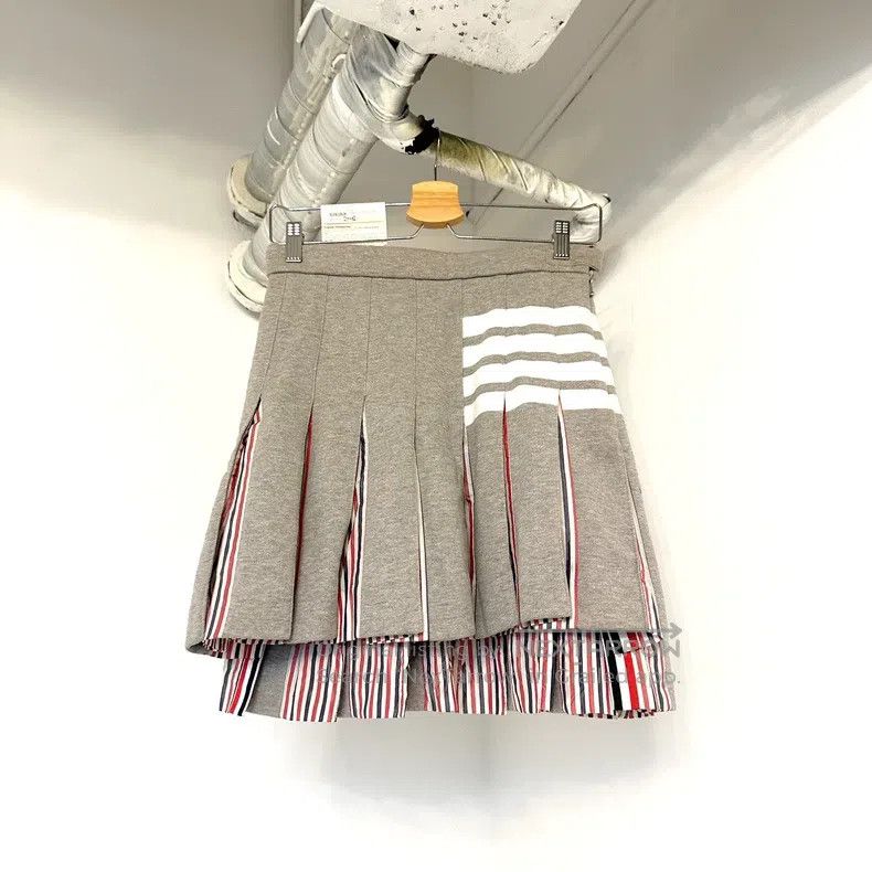 Thom Browne Thom Browne Casual pleated skirt Size 25" / US 0 / IT 36 - 1 Thumbnail