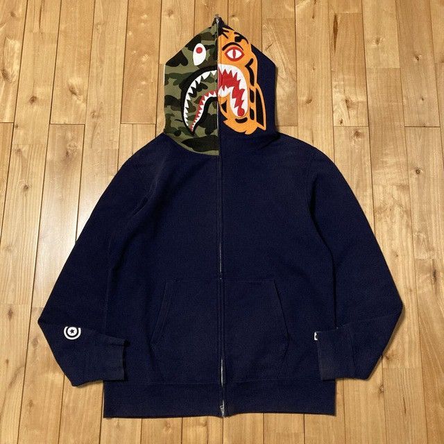Bape BAPE CAMO Crazy Face Tiger Shark Full Zip Hoodie Navy APE Size US L / EU 52-54 / 3 - 1 Thumbnail