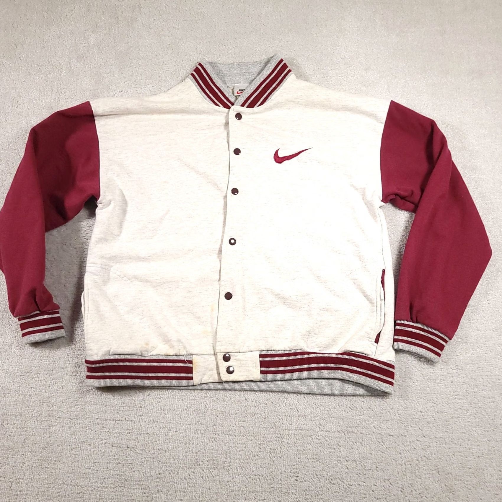 Nike VINTAGE Nike Jacket Mens Large Gray Maroon Swoosh Snap Button Varsity USA 90s Size US L / EU 52-54 / 3 - 2 Thumbnail
