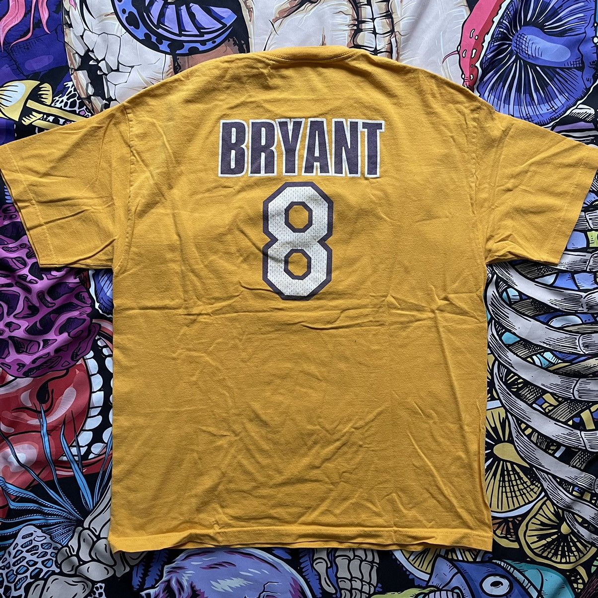 Vintage 1990’s Yellow Kobe Bryant Los Angeles Lakers NBA T