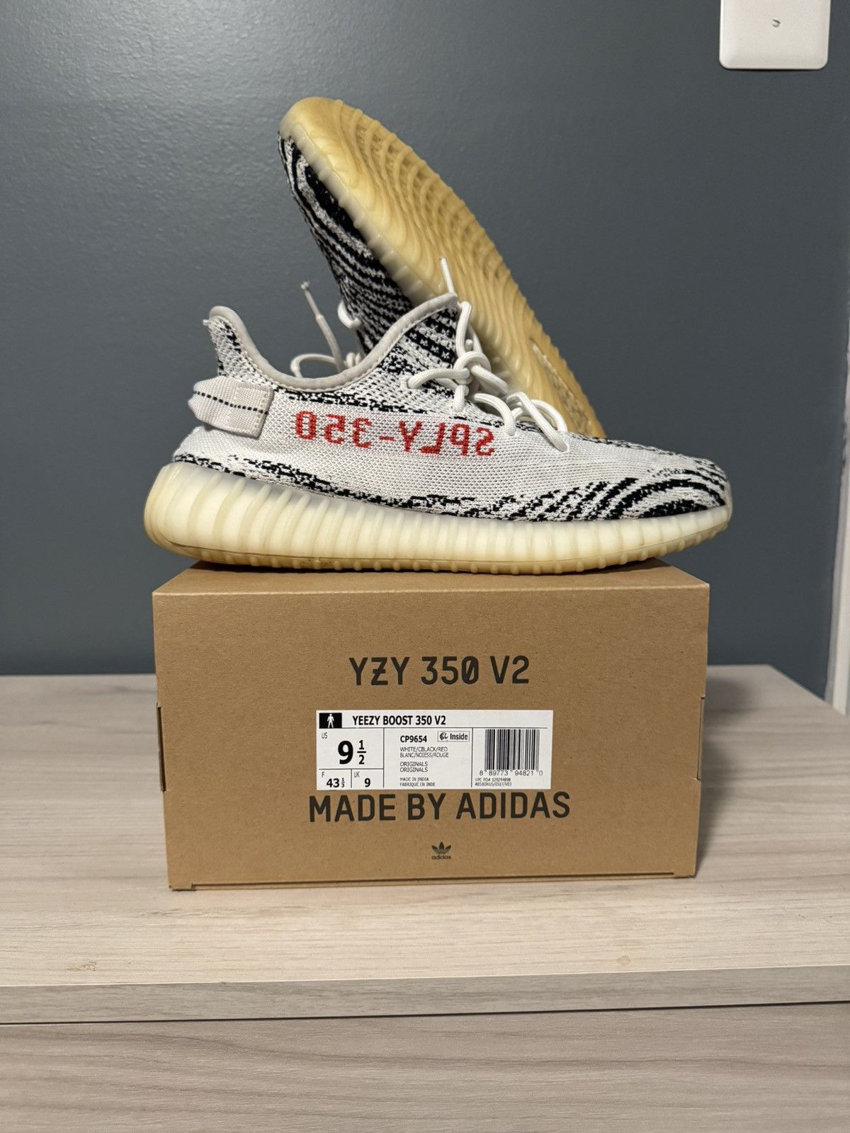 Yeezy Adidas Yeezy Boost 350 V2 Zebra Size US 9.5 / EU 42-43 - 2 Thumbnail