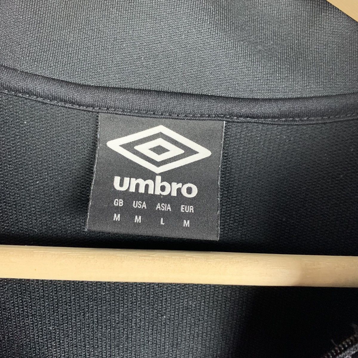 Umbro Umbro West Ham United London Soccer Football Jersey Size M Size US M / EU 48-50 / 2 - 8 Thumbnail