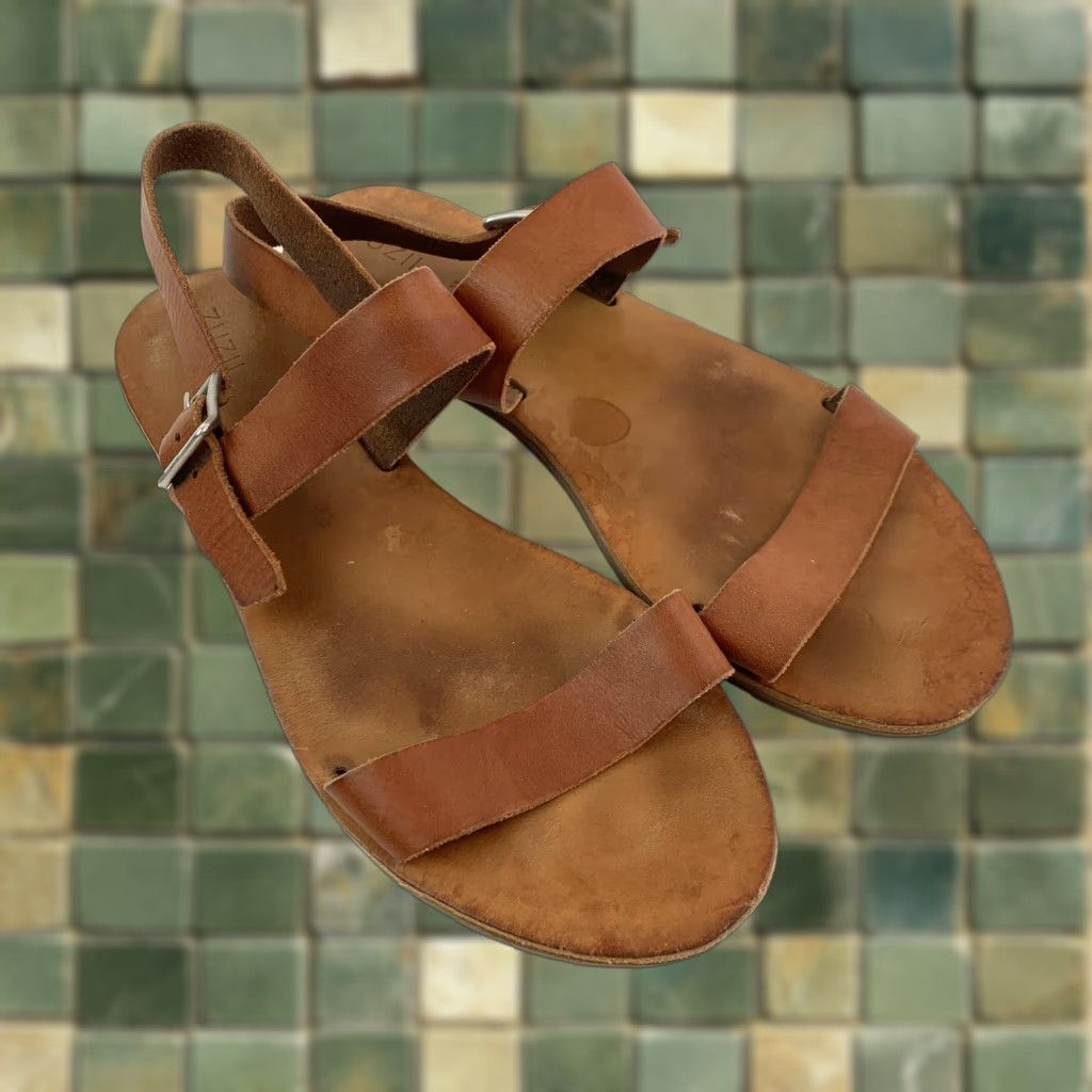 Vintage ZUZII Sandal Women's Brown Leather Ankle Strap Flat Size 7 Buckle Rubber Insole Upper Leather Casual Spring Summer 7 Womens Size US 7 / IT 37 - 1 Thumbnail