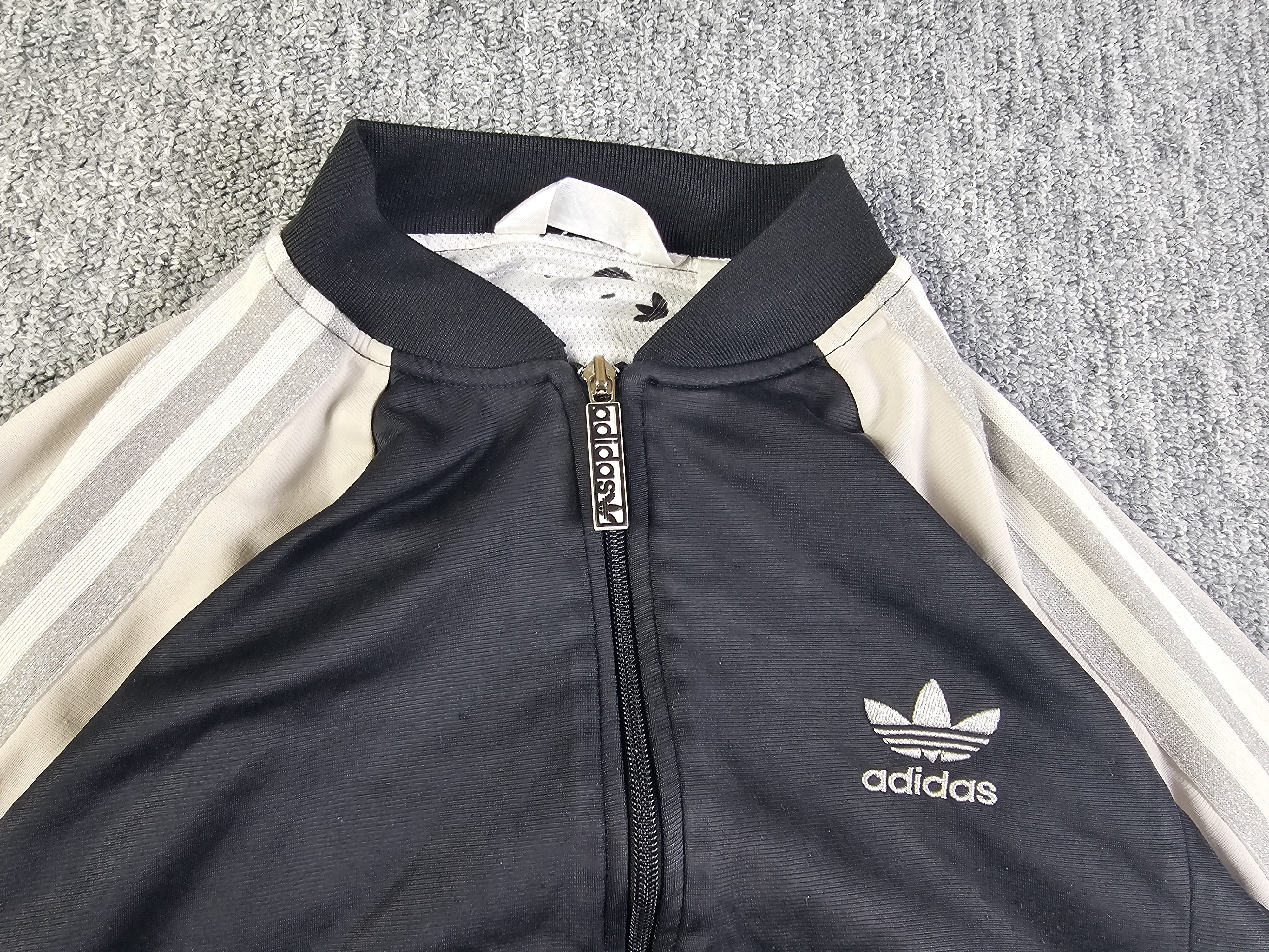 Adidas Vintage Adidas Y2K Shiny Crop Track Jacket Trefoil 3 Stripe Size M / US 6-8 / IT 42-44 - 6 Thumbnail