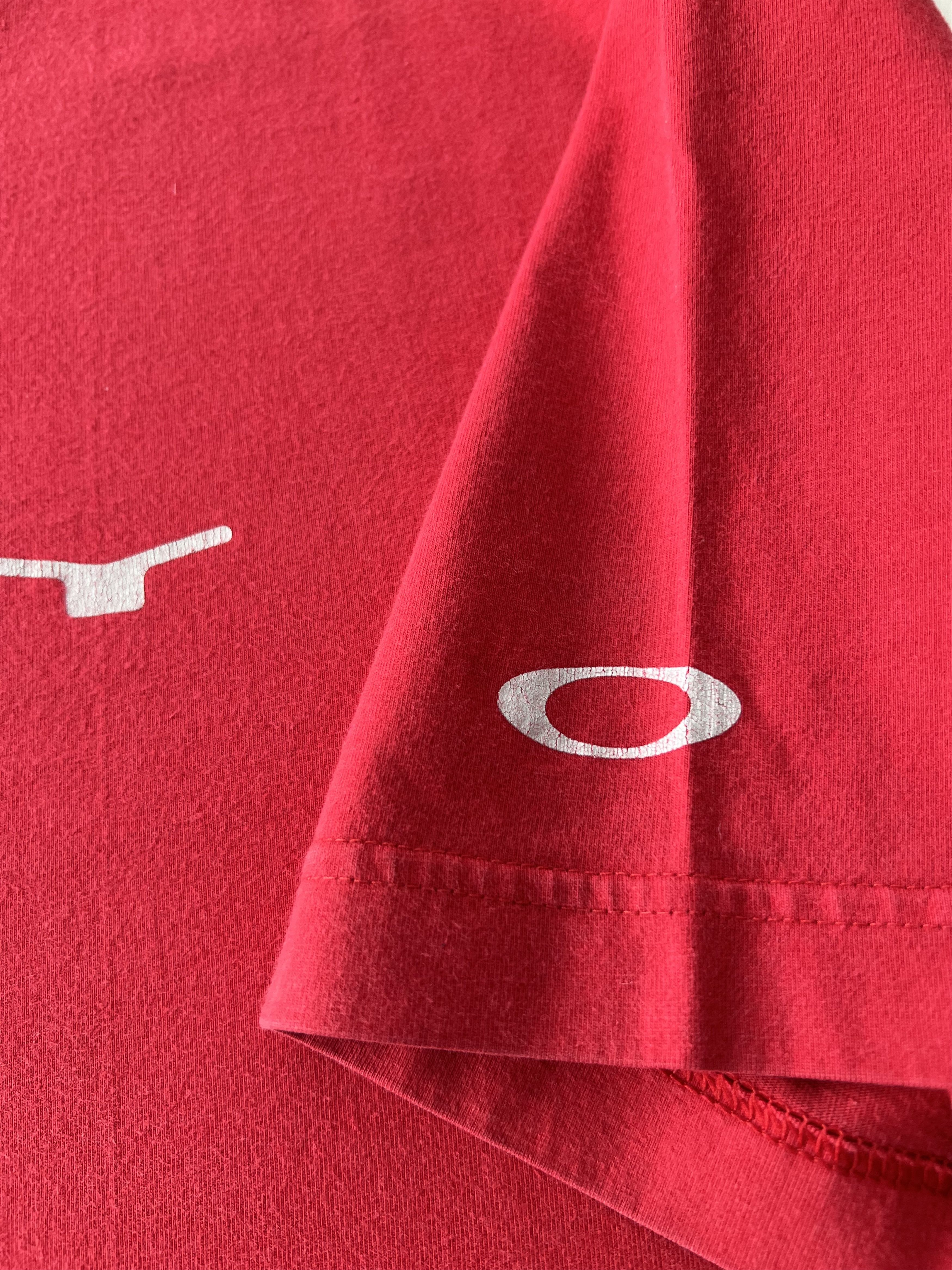Oakley Vintage 90s Oakley Red T-shirt Size US XL / EU 56 / 4 - 8 Thumbnail