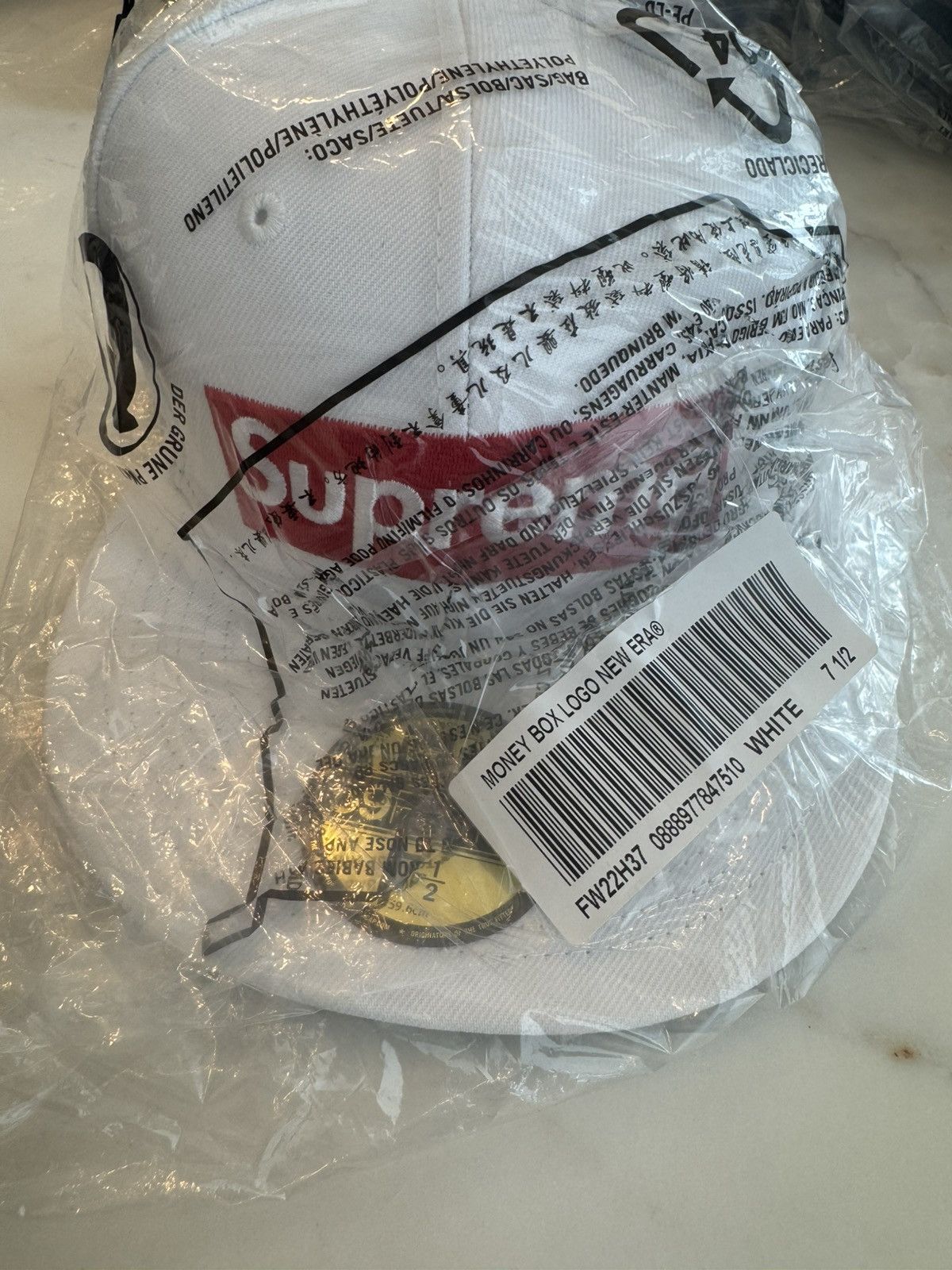 MLB × New Era × Supreme Supreme New Era Money Box Logo Fitted Cap 7 1/2 Size ONE SIZE - 4 Thumbnail