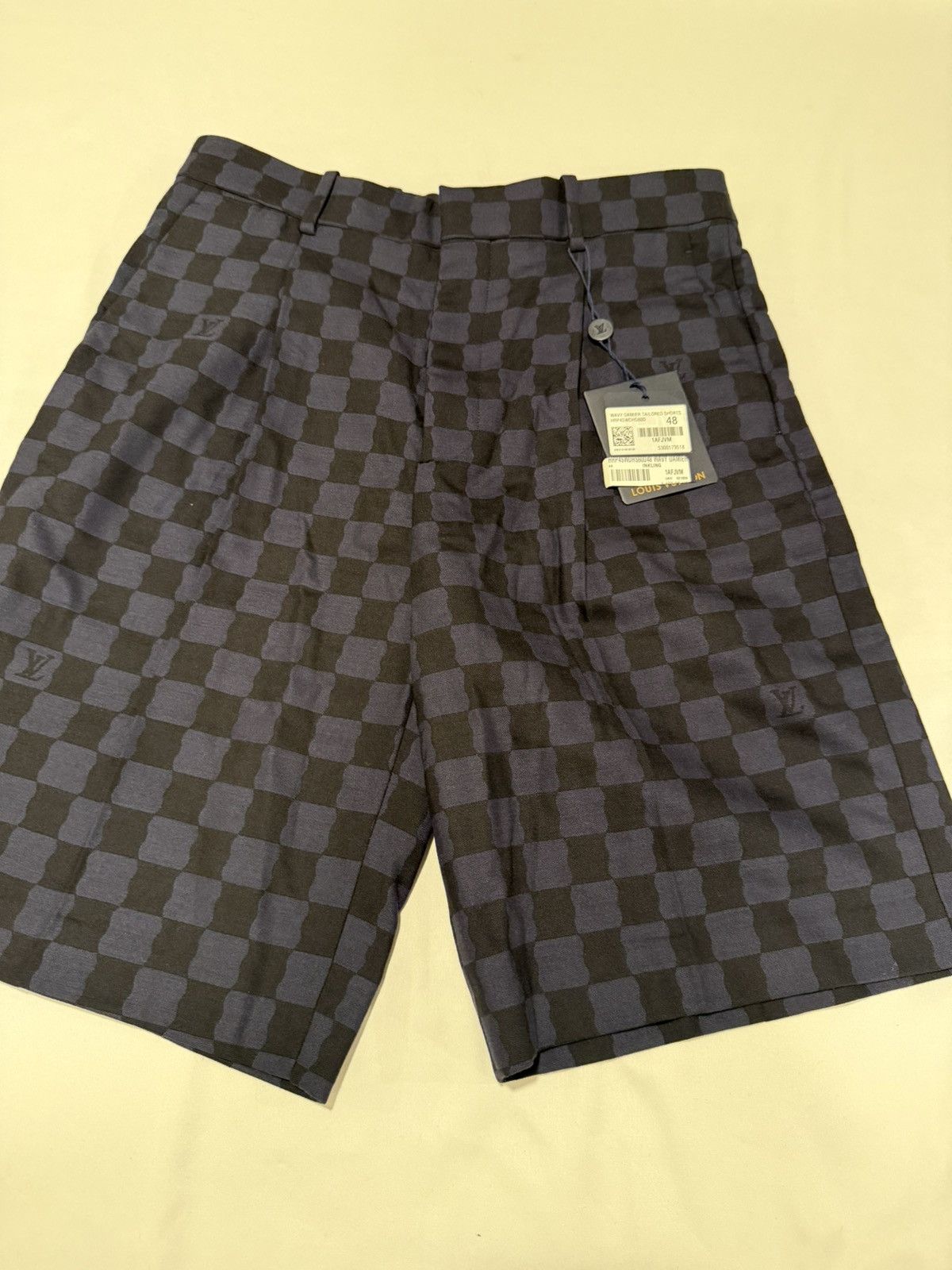 Louis Vuitton Louis vuitton mens shorts 48/32. $1490 Size US 32 / EU 48 - 1 Thumbnail