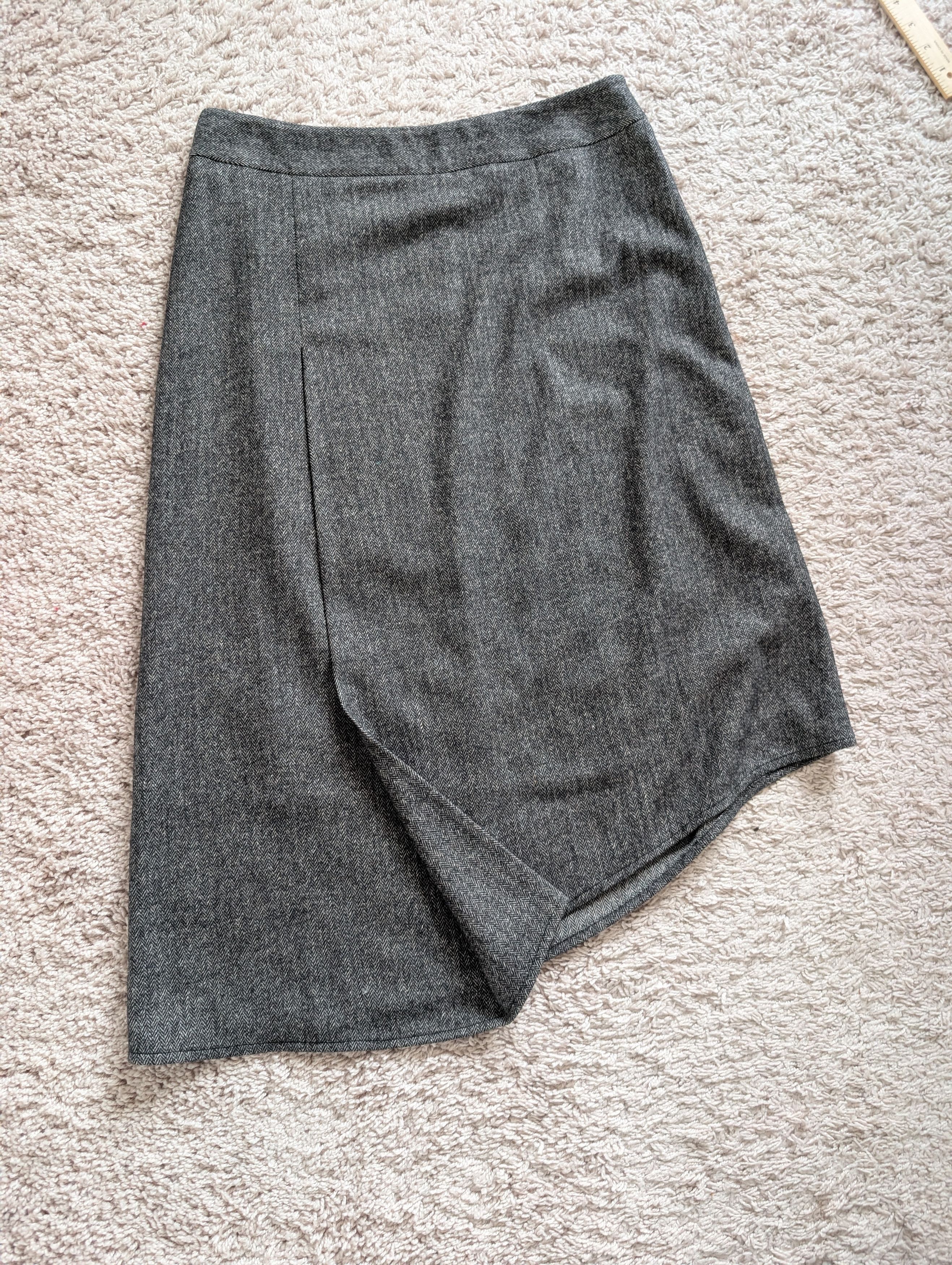 Max Mara 'S Max Mara Gray Herringbone Virgin Wool Asymmetric Skirt Size 27" / US 4 / IT 40 - 8 Thumbnail