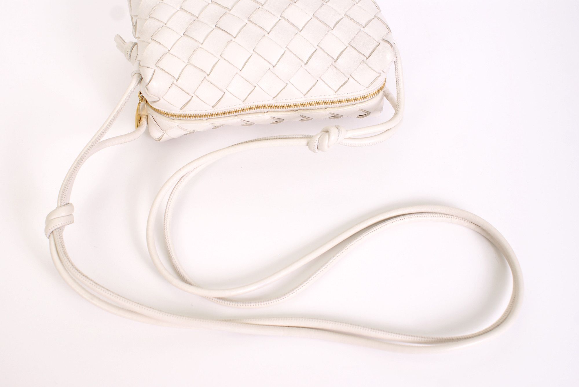 Bottega Veneta Bottega Veneta Leather Mini Loop Camera Shoulder Bag White Size ONE SIZE - 14 Thumbnail