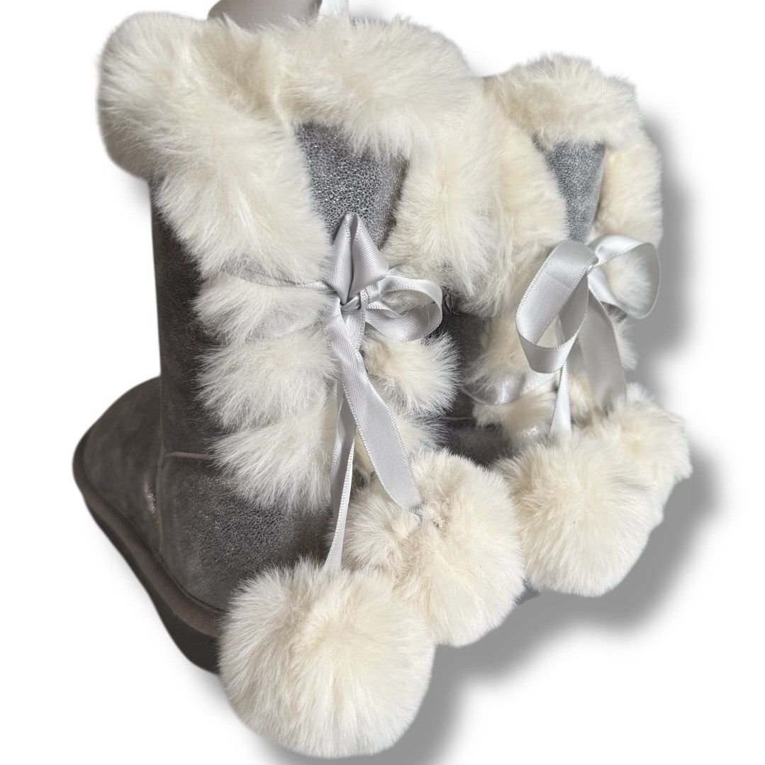 Other New Metallic Silver Fur Lined Booties Size US 6 / IT 36 - 2 Thumbnail