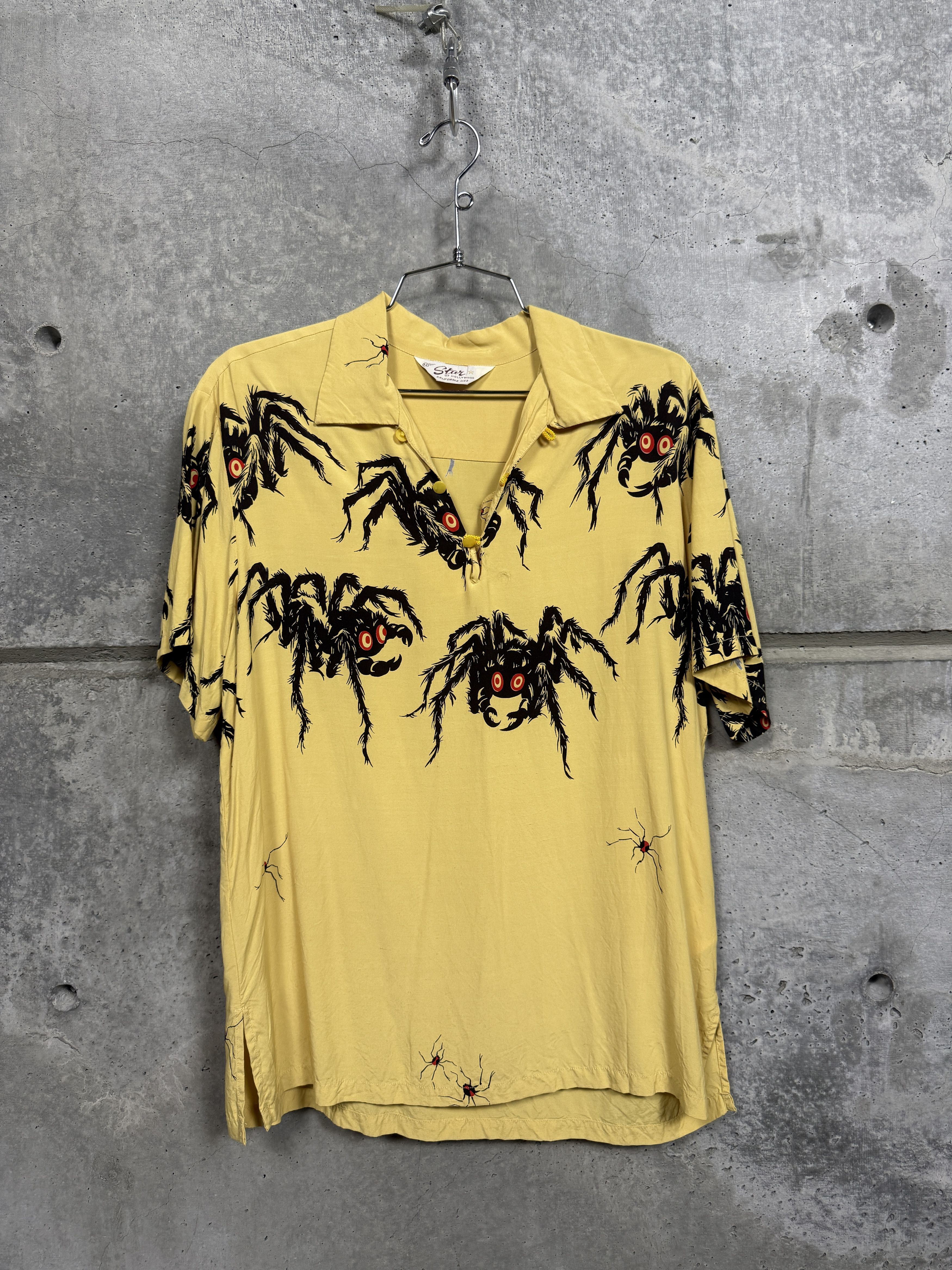 Star Of Hollywood Star of Hollywood Vintage Spider Rayon Quarter Button Shirt Size US M / EU 48-50 / 2 - 1 Thumbnail