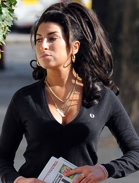 Fred Perry Fred Perry Amy Winehouse Long Jumper Knit Size M / US 6-8 / IT 42-44 - 4 Thumbnail