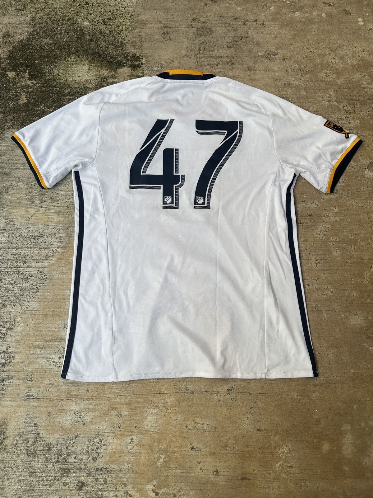 Adidas × Vintage Adidas Herbalife Nutrition LA Galaxy Soccer Jersey Size US M / EU 48-50 / 2 - 6 Thumbnail