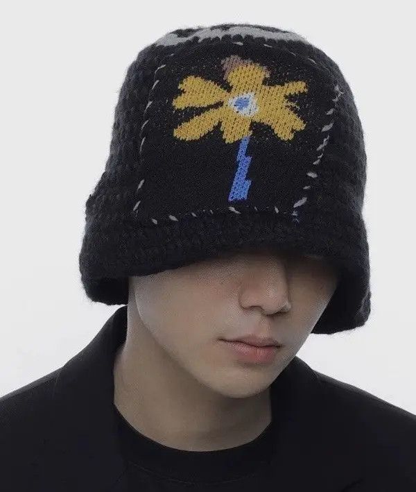 Japanese Brand Kimiko x Ezawa Outdoor retro floral knitted tulip bucket hat Size ONE SIZE - 4 Thumbnail