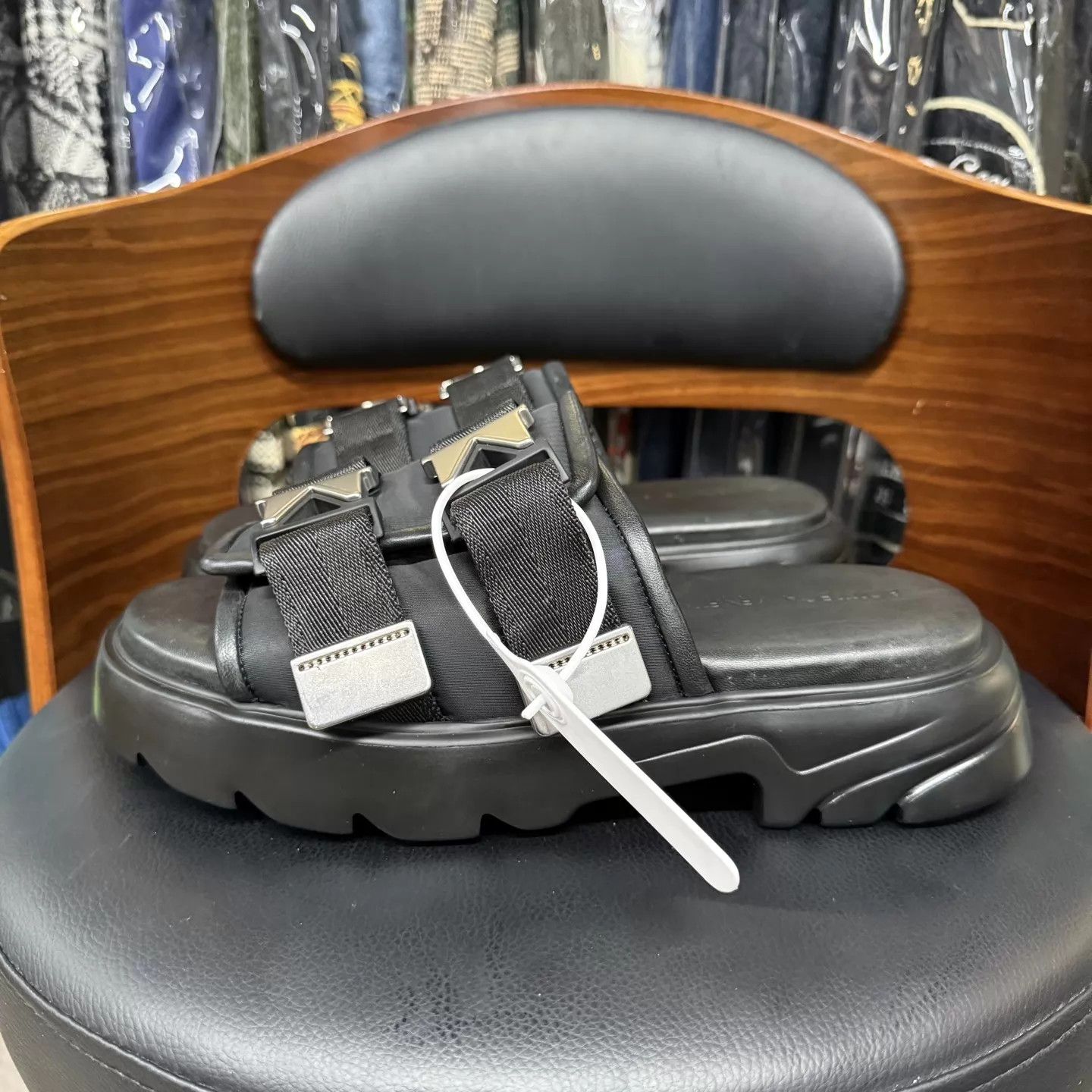 Bottega Veneta Bottega Veneta Black Padlock Slippers 40 Near New Size US 7 / EU 40 - 6 Thumbnail