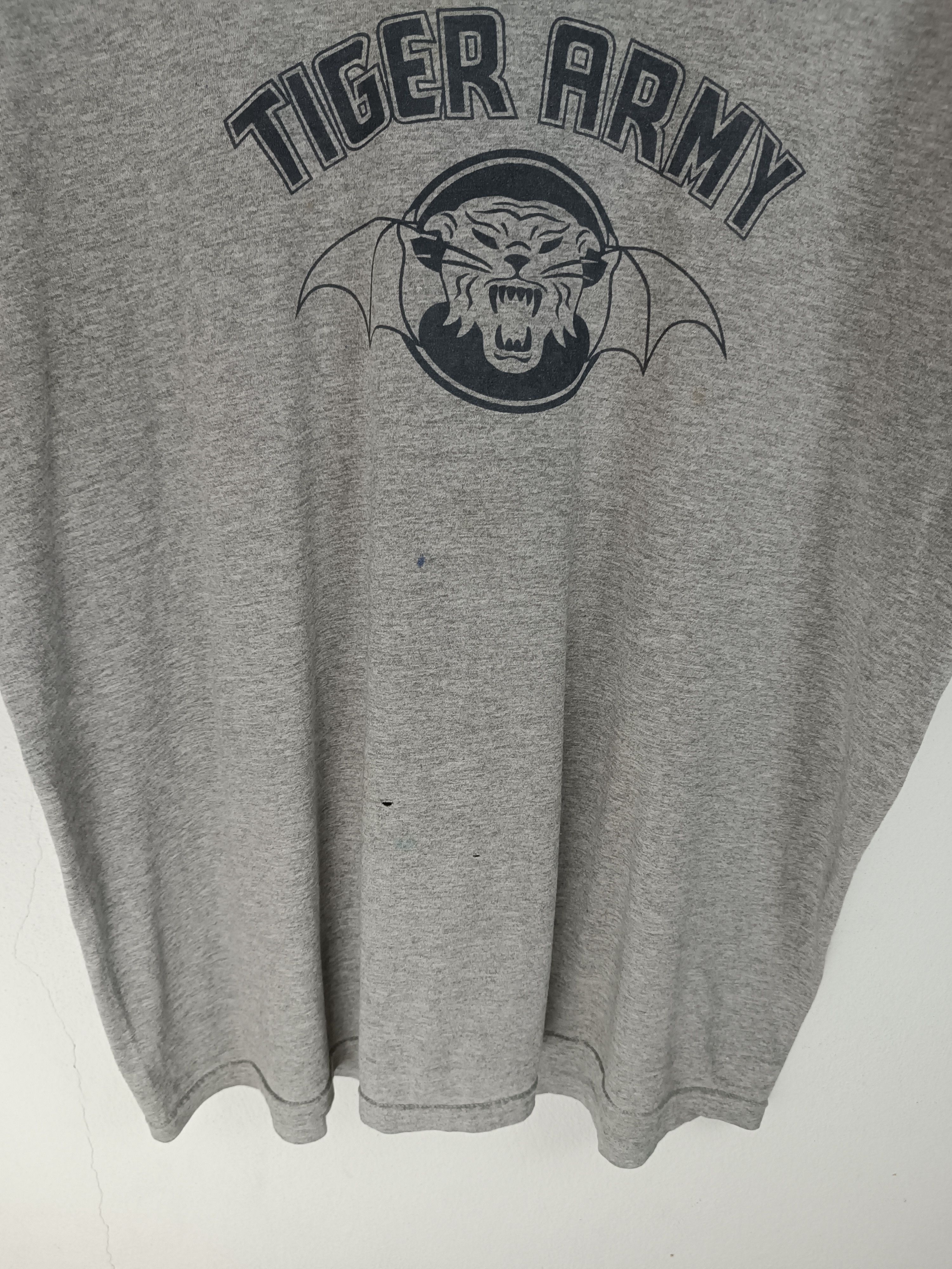 Band Tees VINTAGE 2000s TIGER ARMY AMERICAN PSYCHOBILLY PUNK TEE Size US XL / EU 56 / 4 - 6 Thumbnail