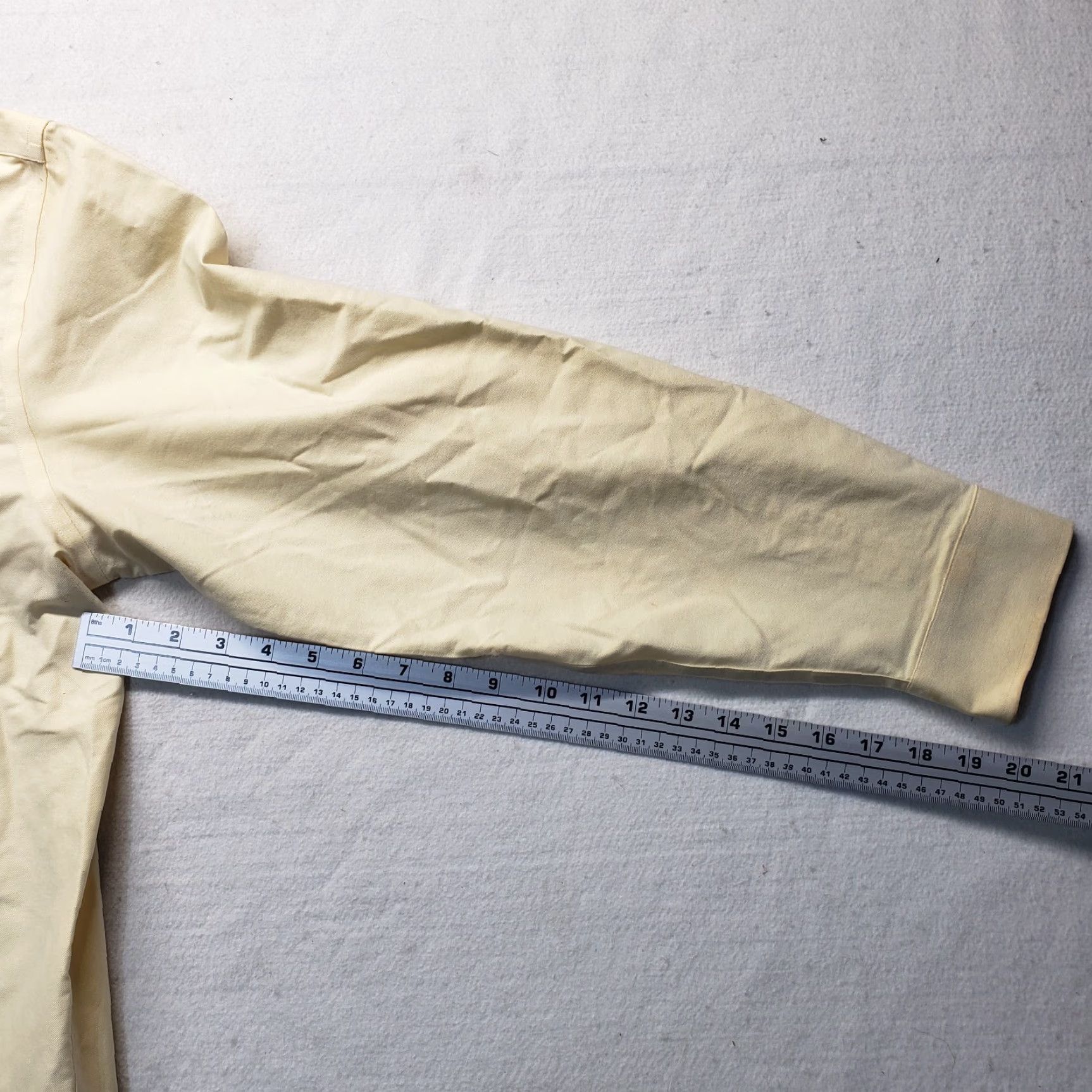 Vintage L.L. Bean Shirt Dress Shirt 100% Cotton Wrinkle Resistant Yellow Men 17 35 Oxford Button-Down Collar Vintage No Size US XL / EU 56 / 4 - 5 Thumbnail