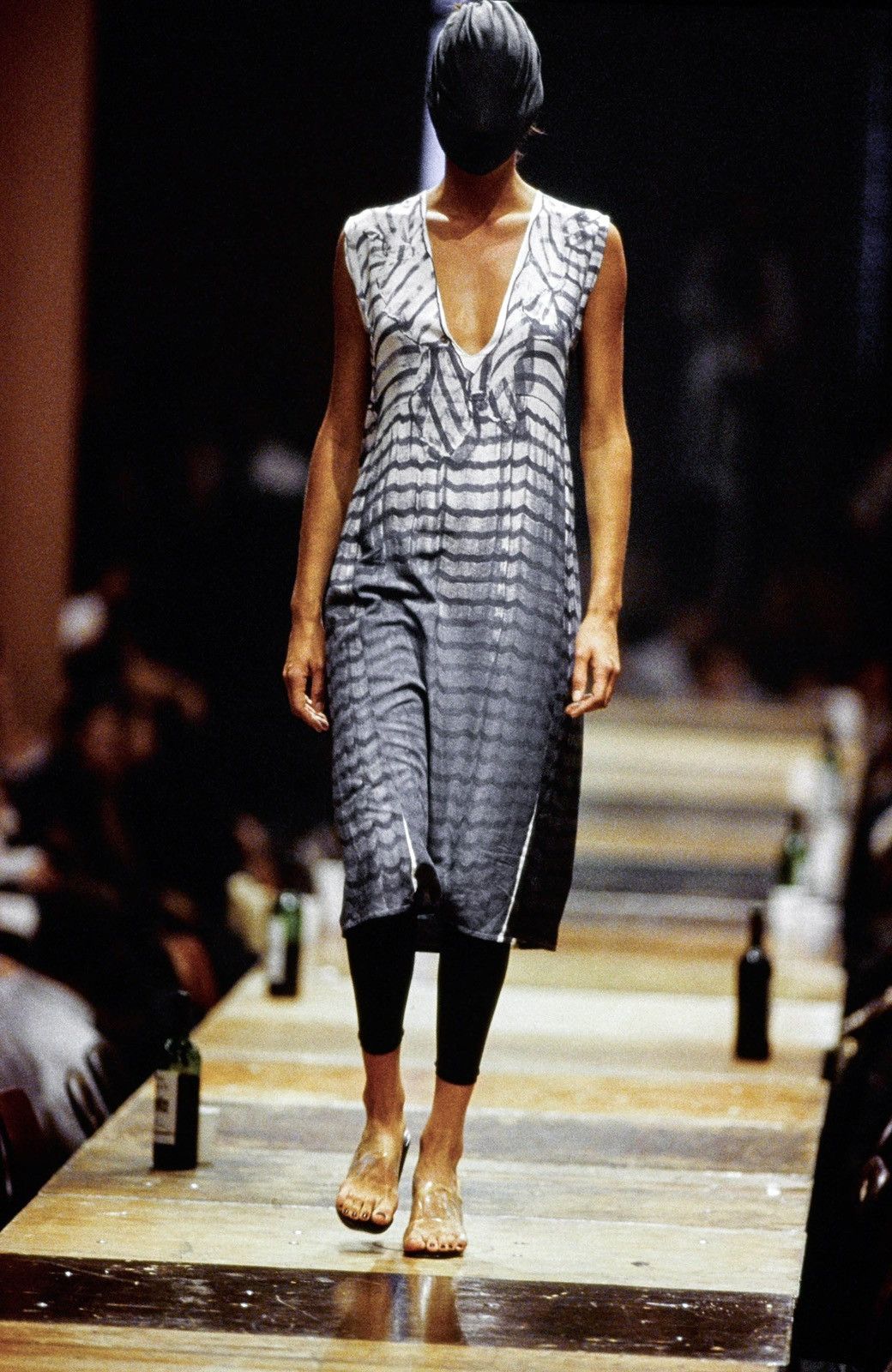 Maison Margiela S\S 1996 TROMPE L’OEIL PHOTO-PRINT RAYON DRESS Size M / US 6-8 / IT 42-44 - 8 Thumbnail