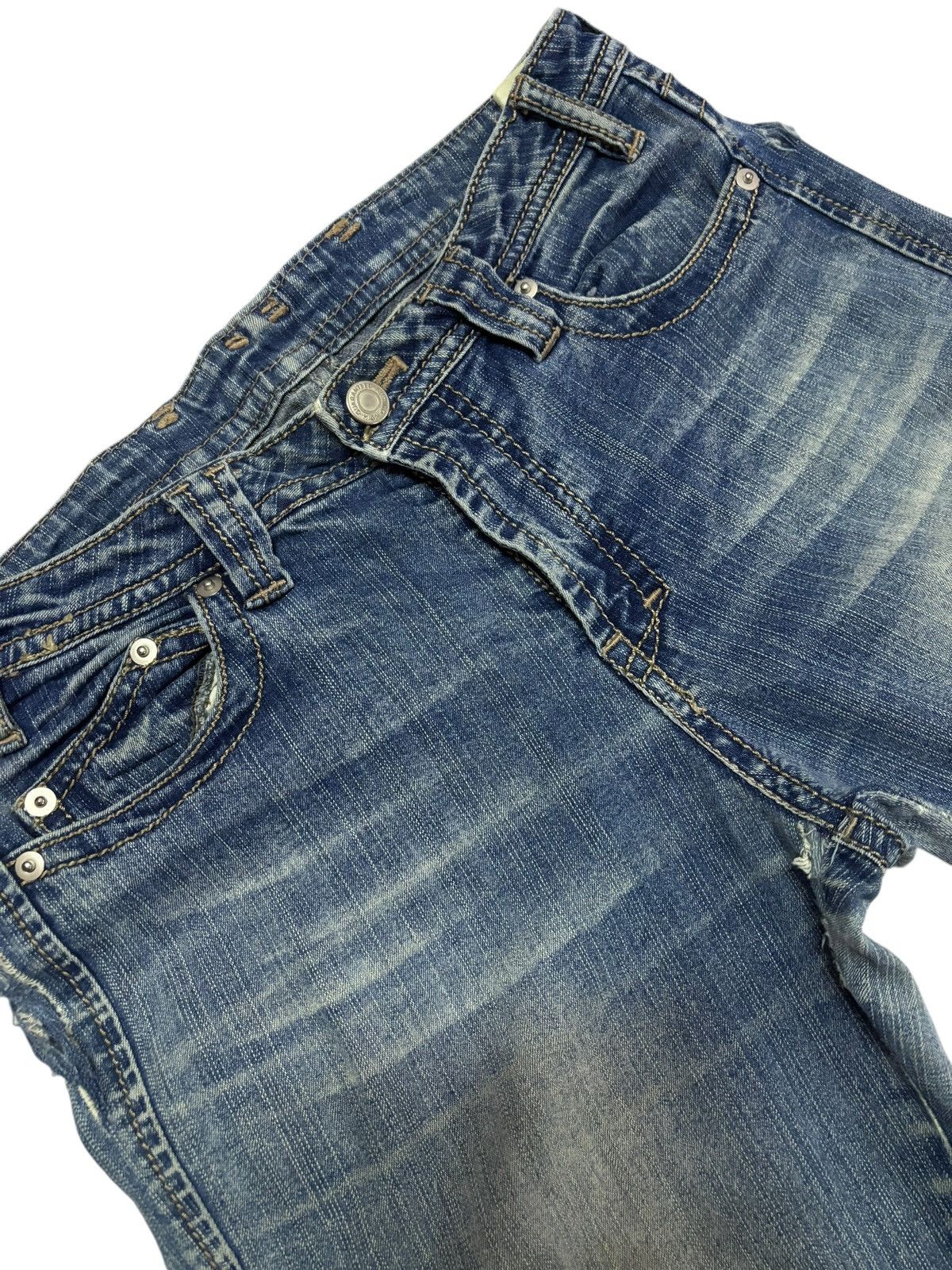 Japanese Brand Vtg Japanese Brand Flared Distressed Jeans Size 29" - 4 Thumbnail