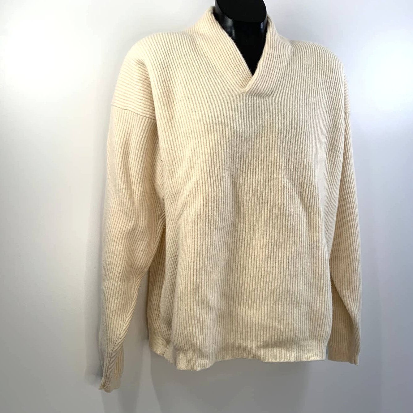 Eddie Bauer Eddie Bauer Ribbed V Neck Sweater Wool Ivory Pullover Size US XXL / EU 58 / 5 - 4 Thumbnail