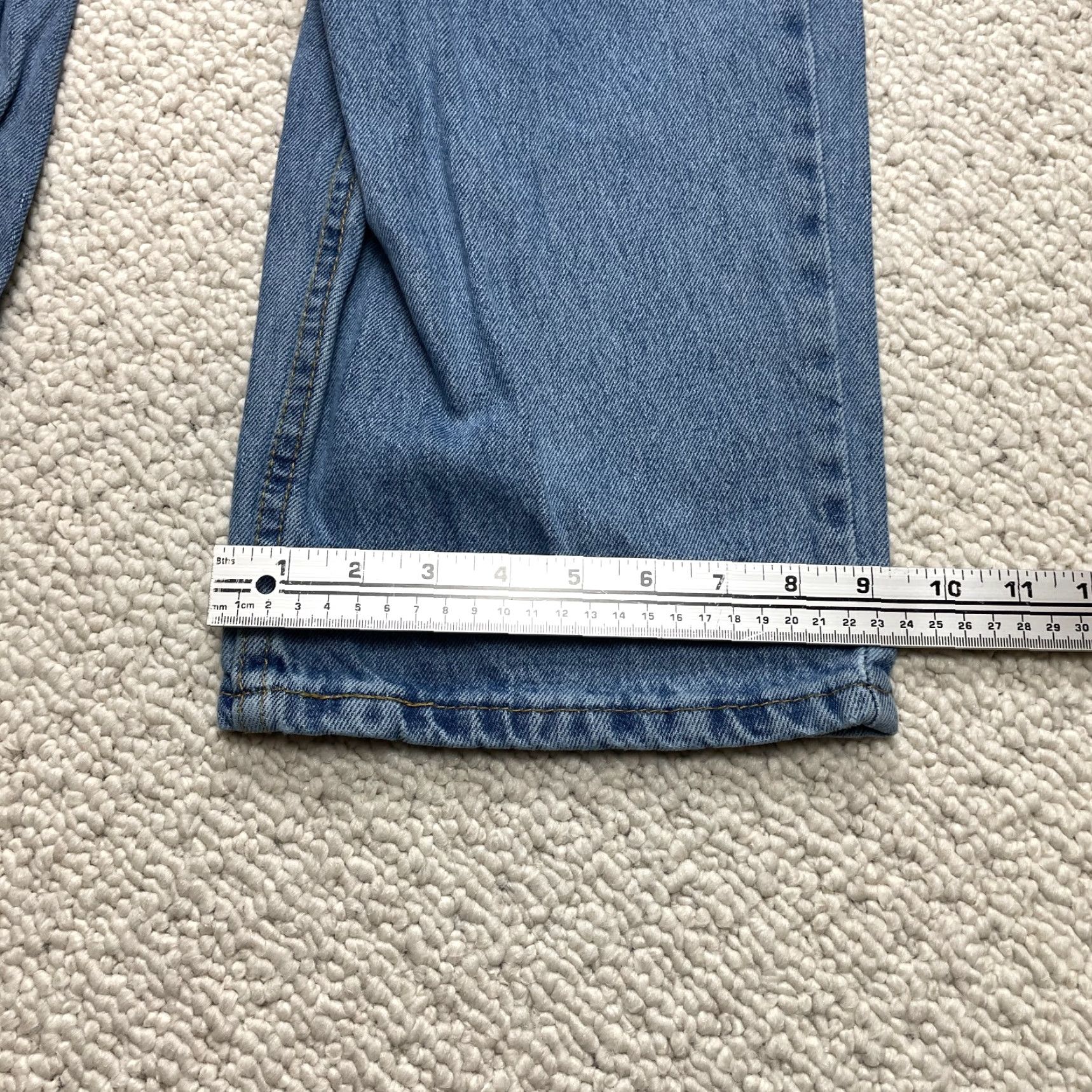 Levi's Levi's 550 Jeans Mens 42x30 Blue Denim Medium Wash Relaxed Straight Levi's 550 Jeans Mens 42x30 Blue Denim Medium Wash Relaxed Straight Fit Size US 42 / EU 58 - 2 Thumbnail