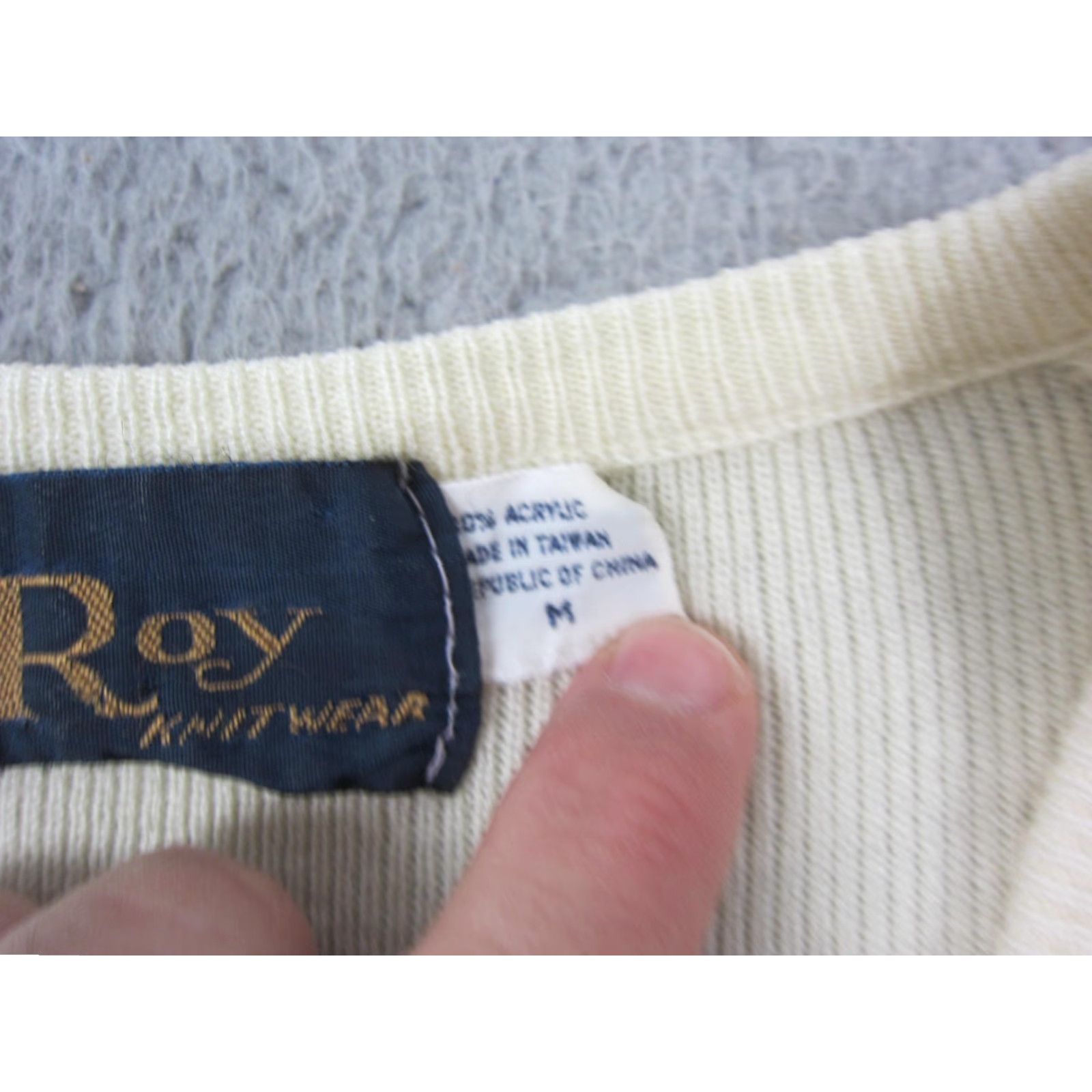 Vintage VINTAGE Leroy Sweater Womens M Ivory Embroidered V-Neck 60s 90s Classic Knit Pullover Long Sleeve Size M / US 6-8 / IT 42-44 - 7 Thumbnail