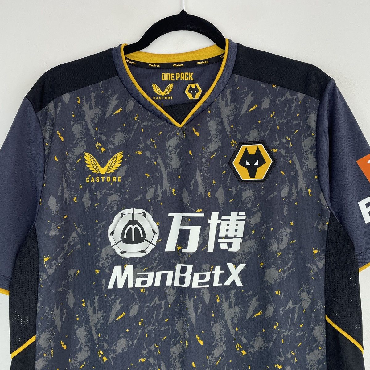 Castore Wolverhampton Adama Traore Away Jersey Shirt 2021/2022 M-L Size US L / EU 52-54 / 3 - 3 Thumbnail